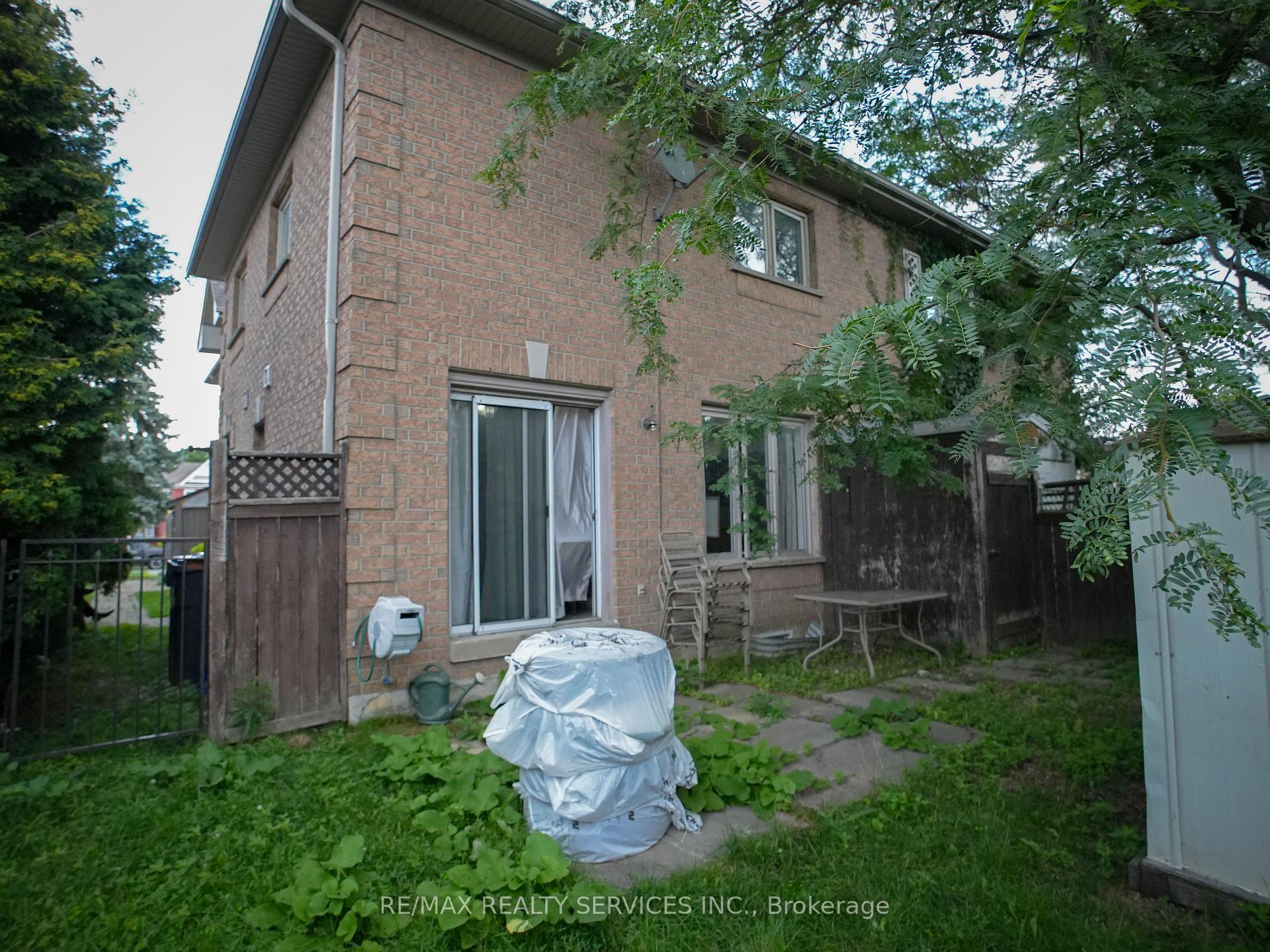 Photo 35 of 121 Pressed Brick Drive, Brampton, Brampton North — HOMEH