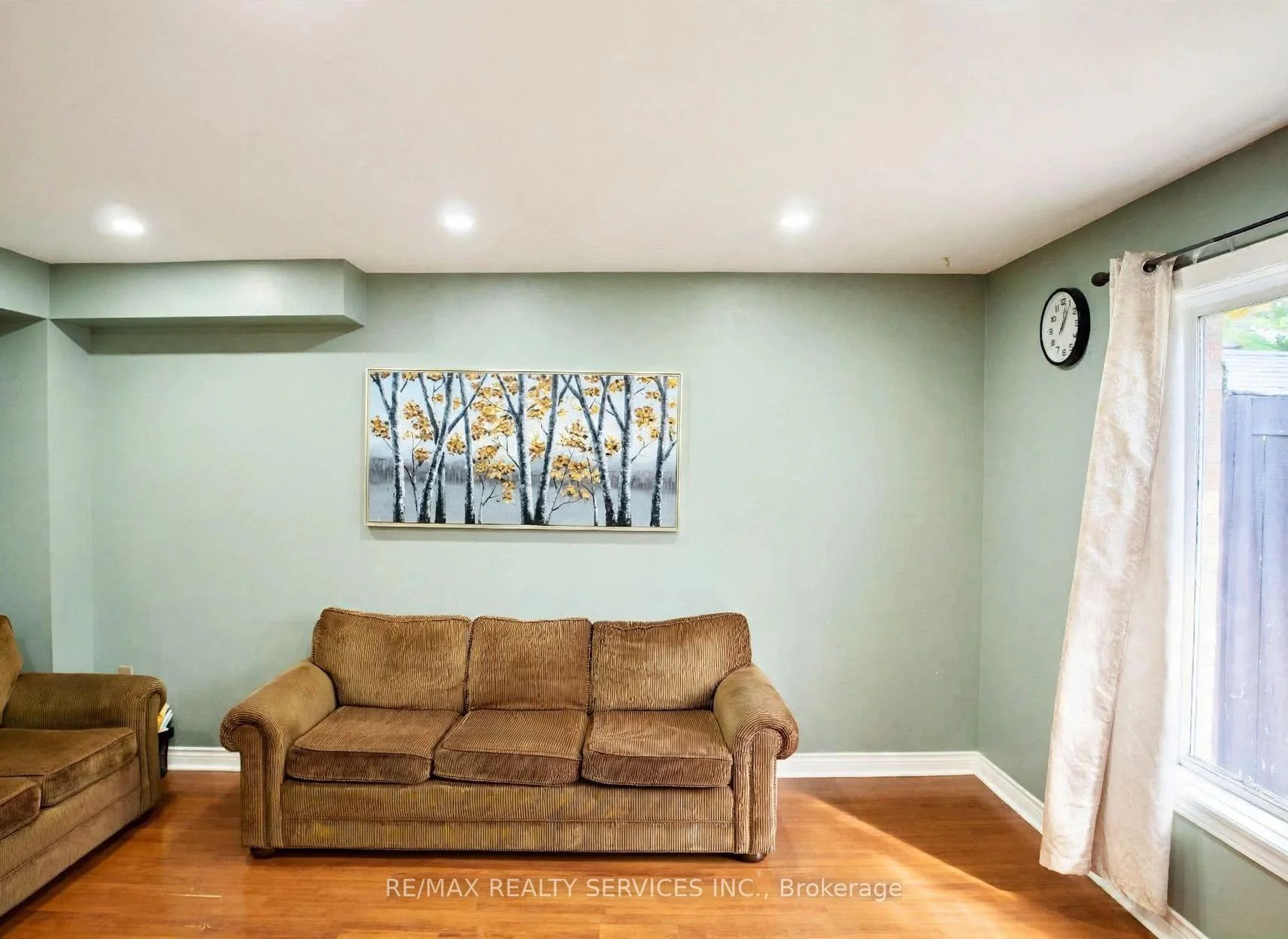 Photo 13 of 121 Pressed Brick Drive, Brampton, Brampton North — HOMEH