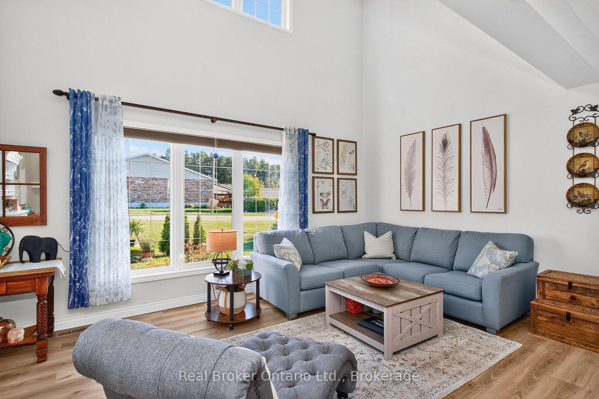 Photo 14 of 438 Shewfelt Crescent, Midland — HOMEH