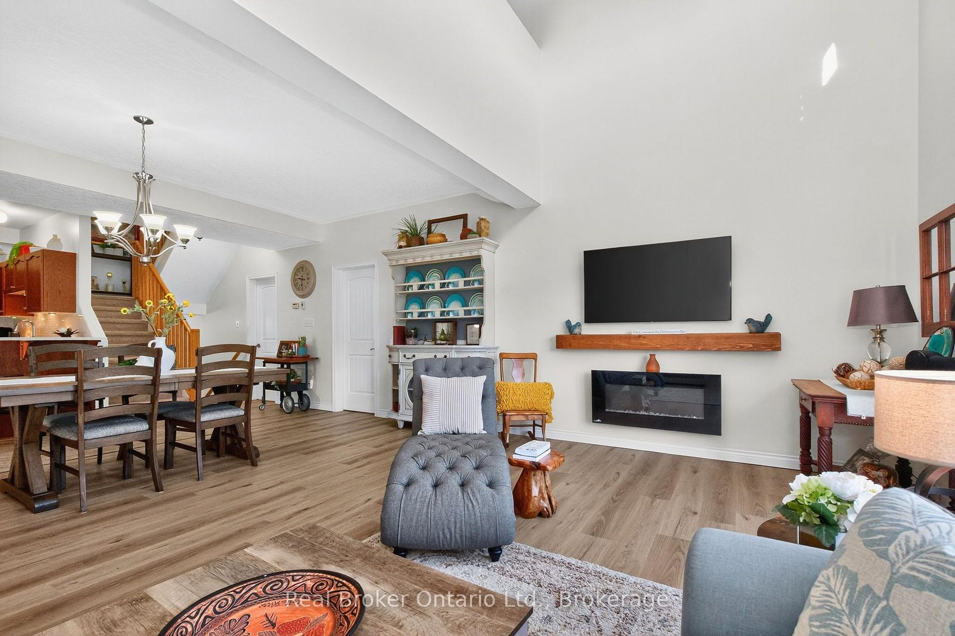 Photo 16 of 438 Shewfelt Crescent, Midland — HOMEH