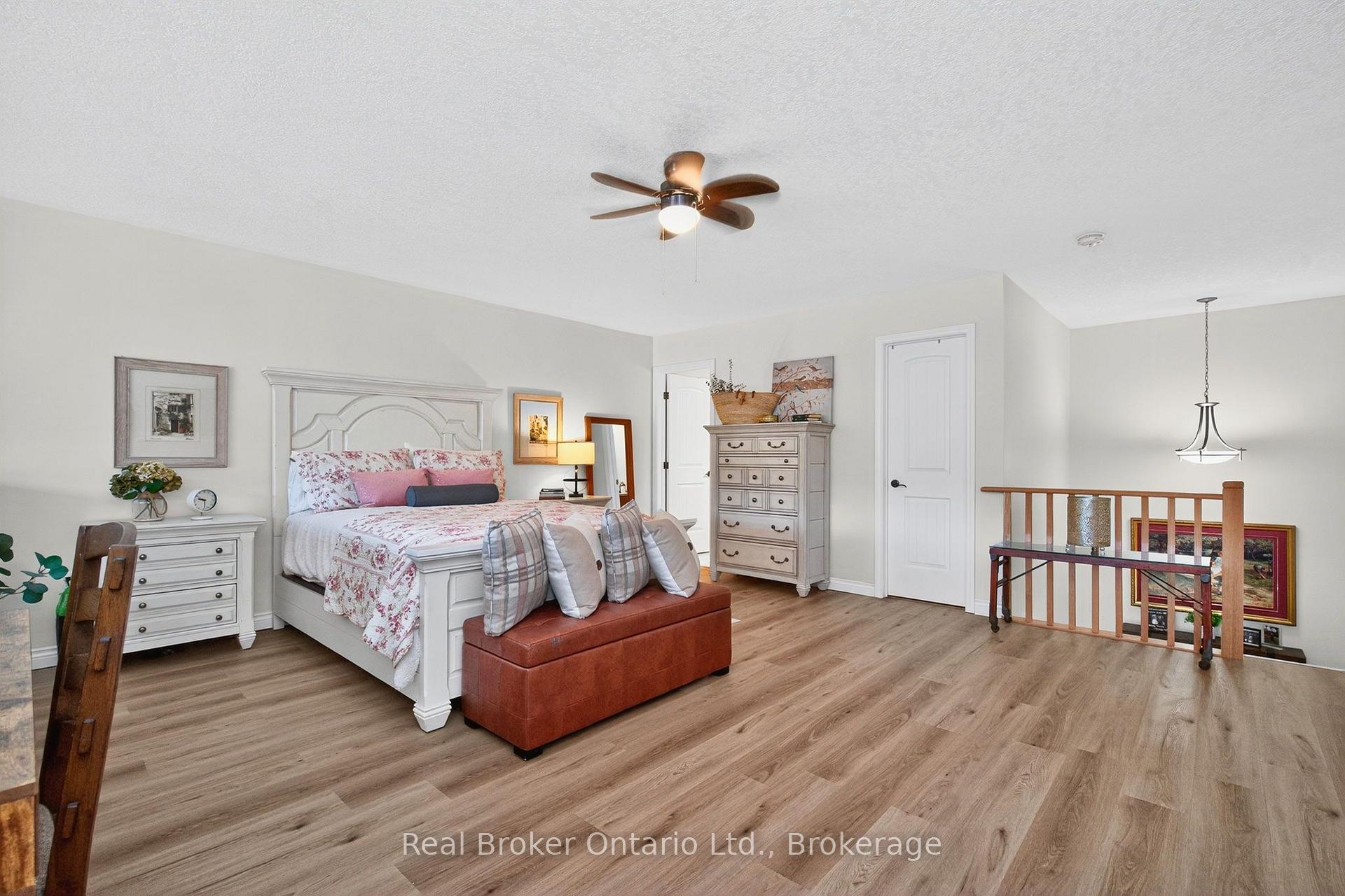 Photo 25 of 438 Shewfelt Crescent, Midland — HOMEH
