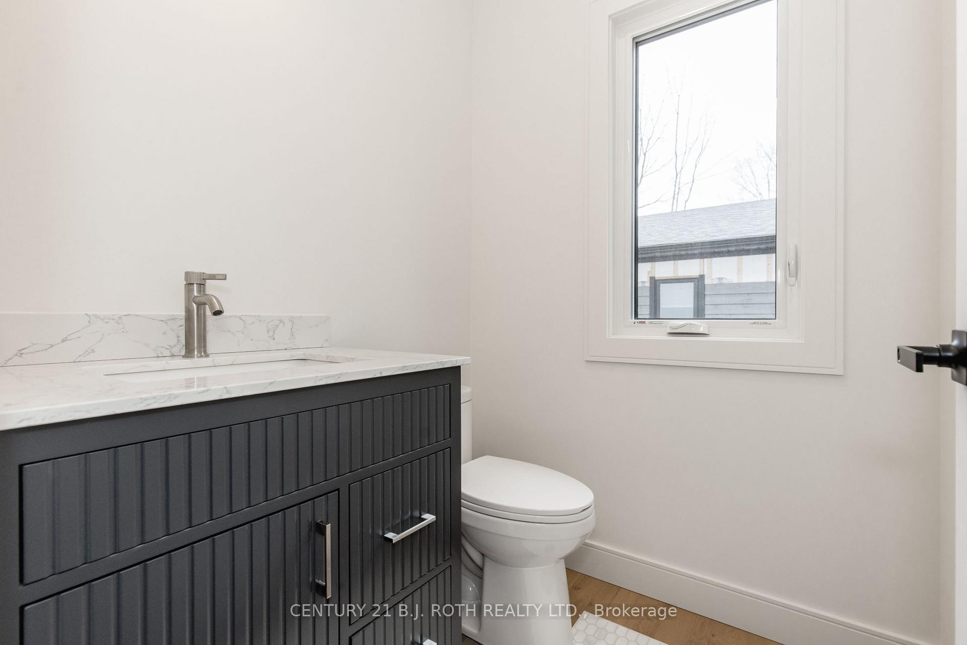 Photo 18 of 56 Brennan Avenue, Barrie, South Shore — HOMEH