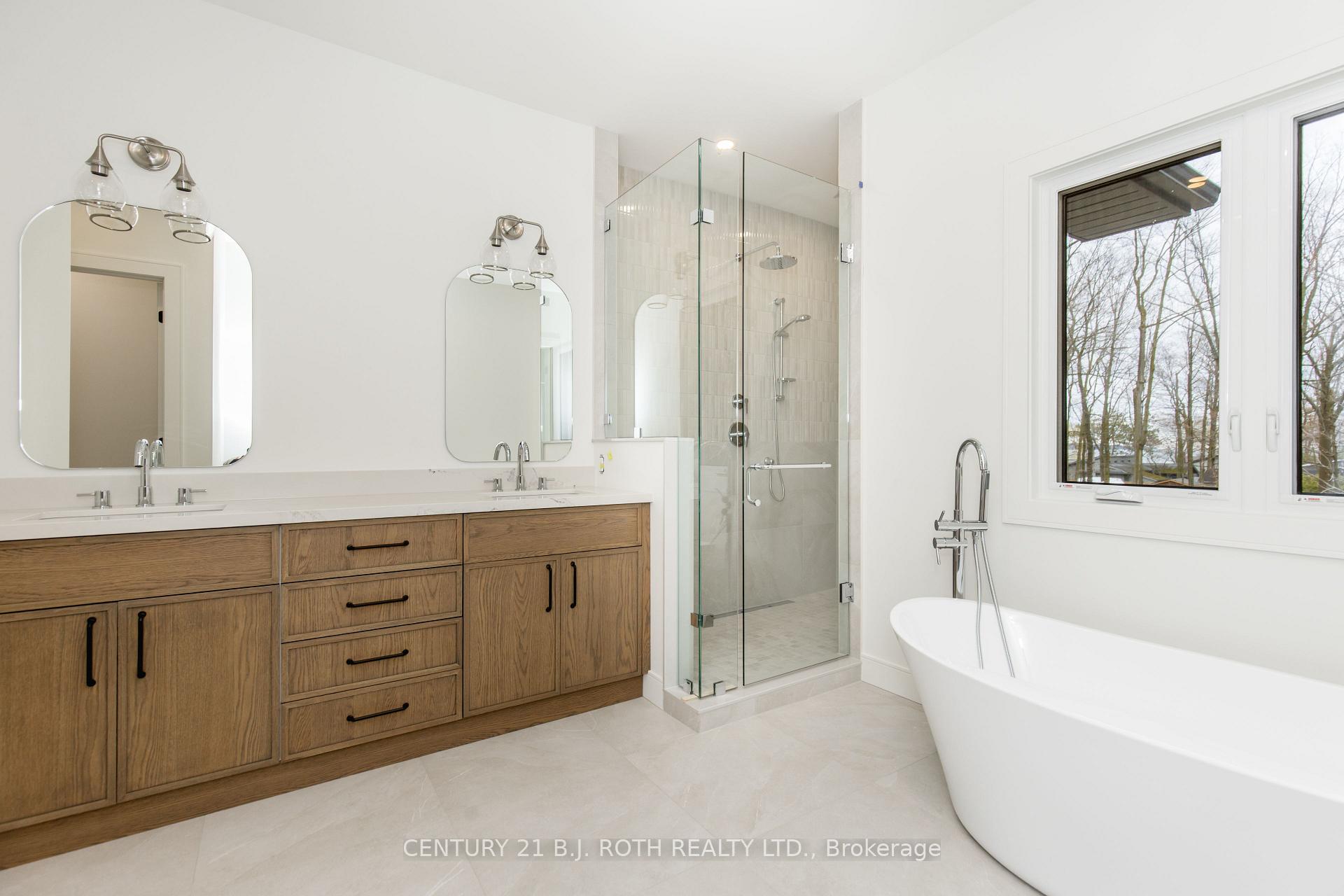Photo 43 of 56 Brennan Avenue, Barrie, South Shore — HOMEH