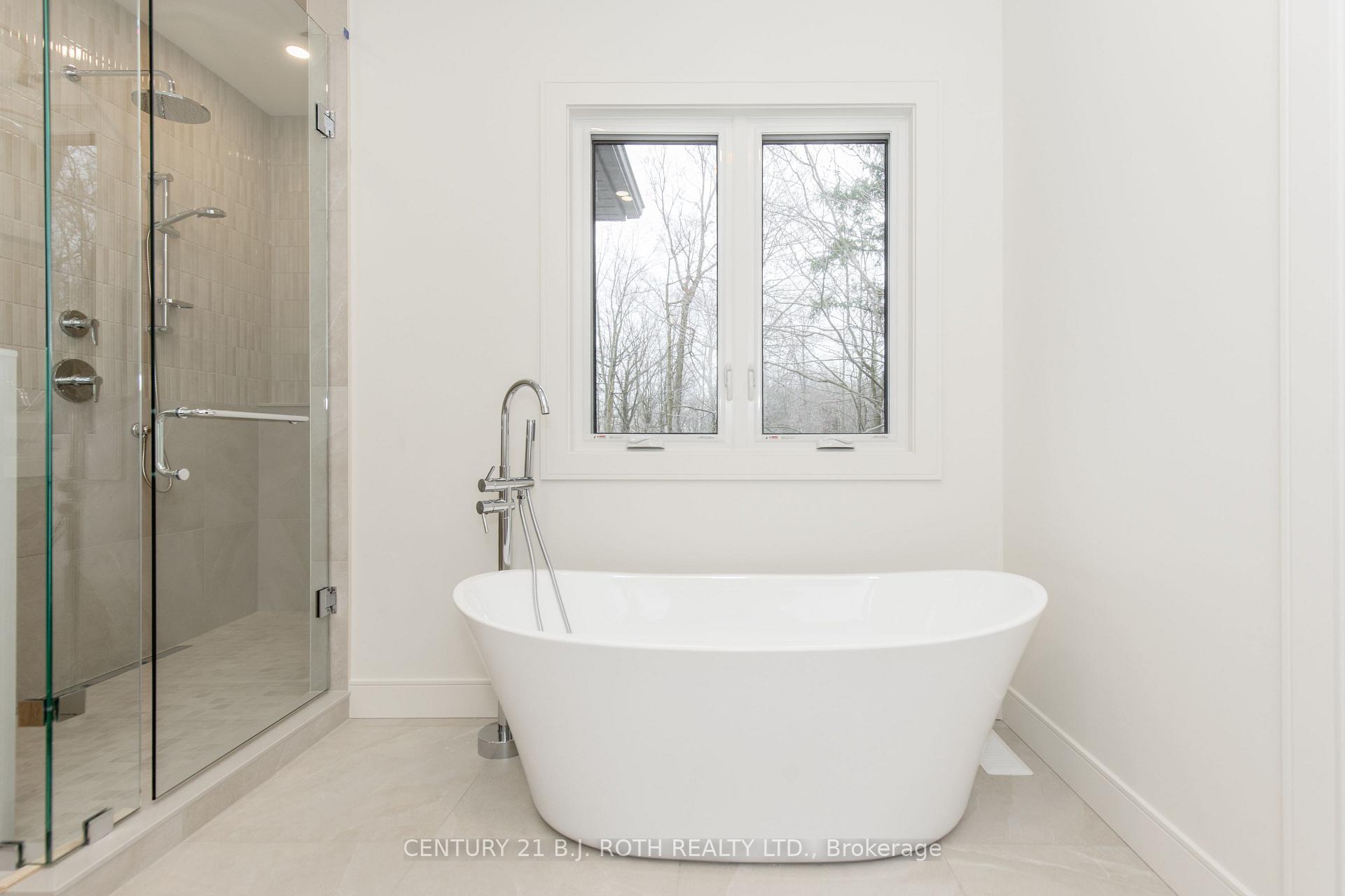 Photo 44 of 56 Brennan Avenue, Barrie, South Shore — HOMEH
