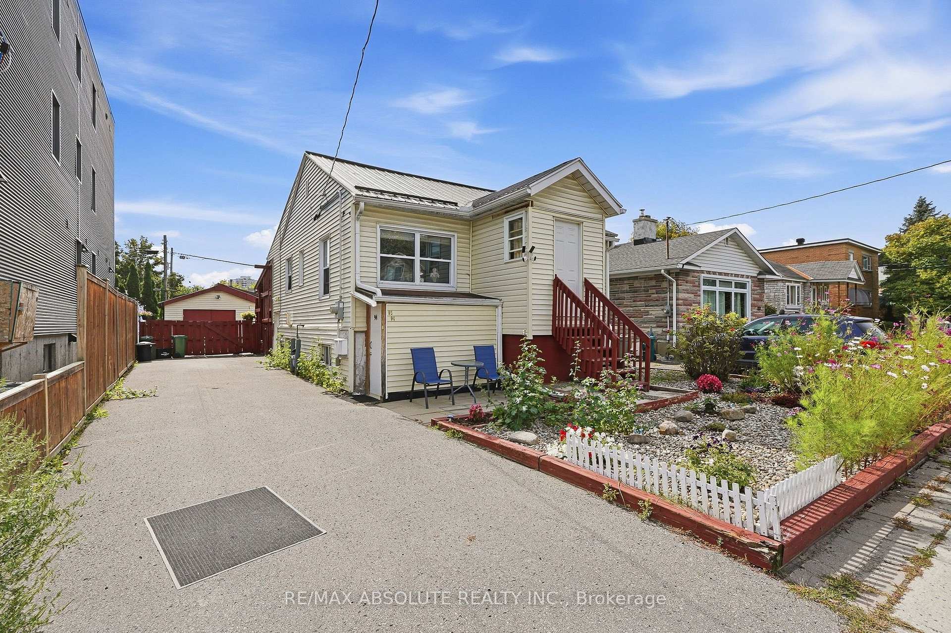 Photo of 92 Jolliet Avenue