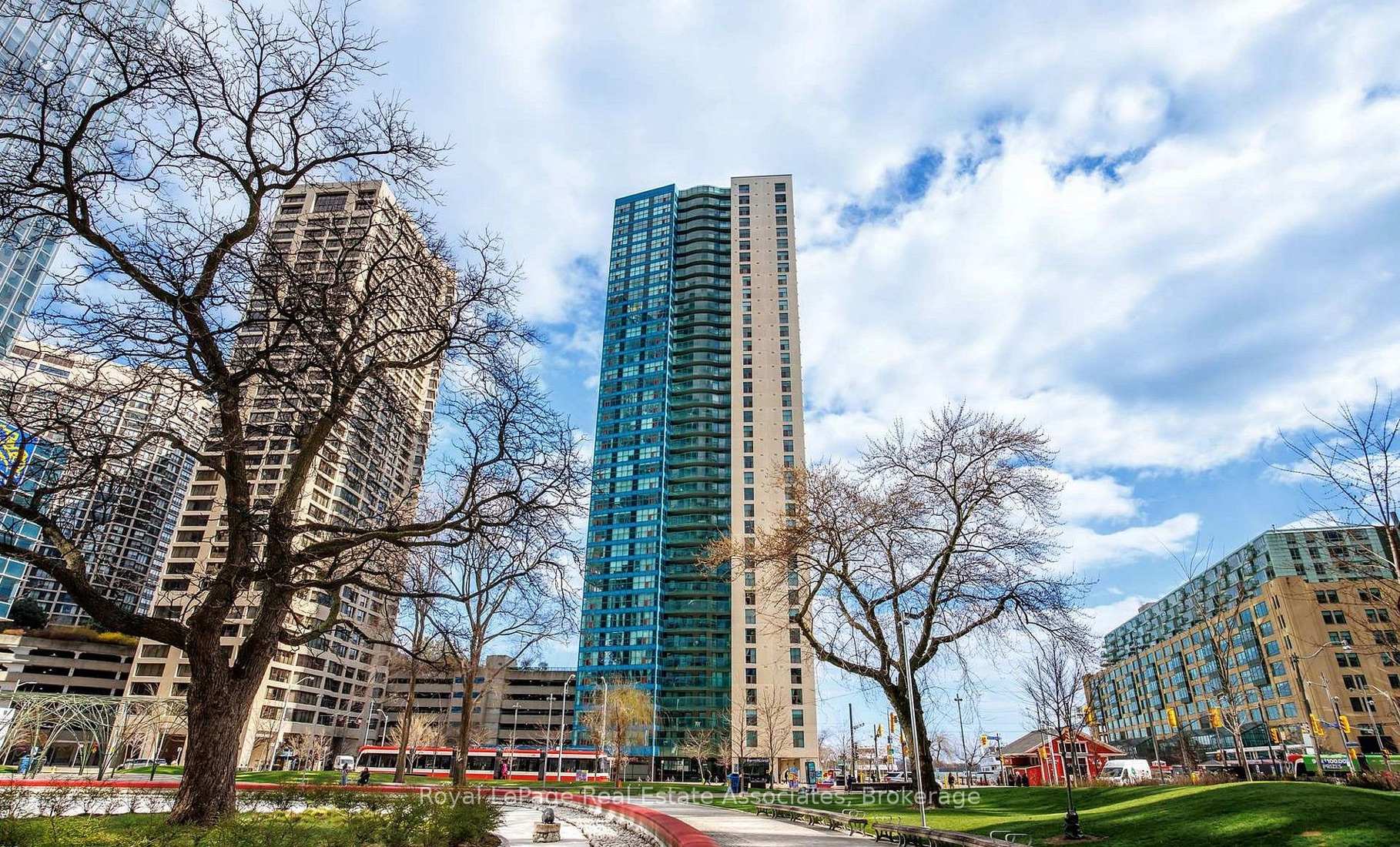 Photo 2 of Unit 3111, 77 Harbour Square, Toronto, Waterfront Communities — HOMEH