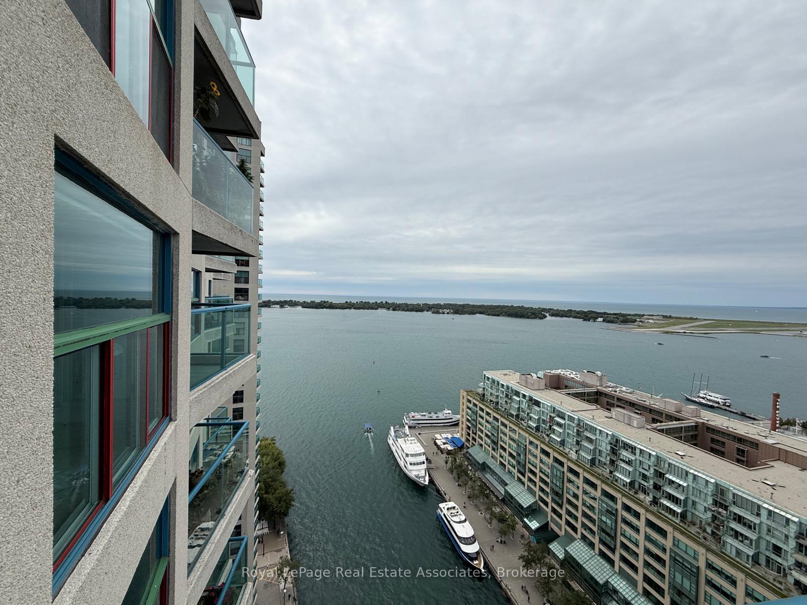 Photo 16 of Unit 3111, 77 Harbour Square, Toronto, Waterfront Communities — HOMEH
