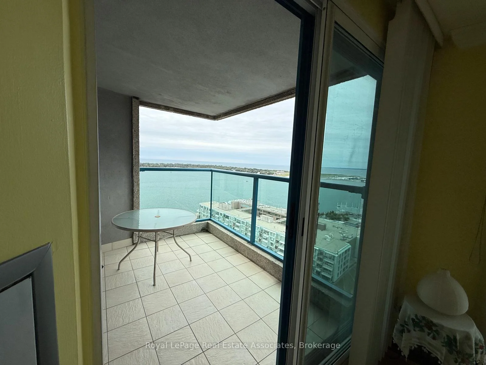 Photo 13 of Unit 3111, 77 Harbour Square, Toronto, Waterfront Communities — HOMEH