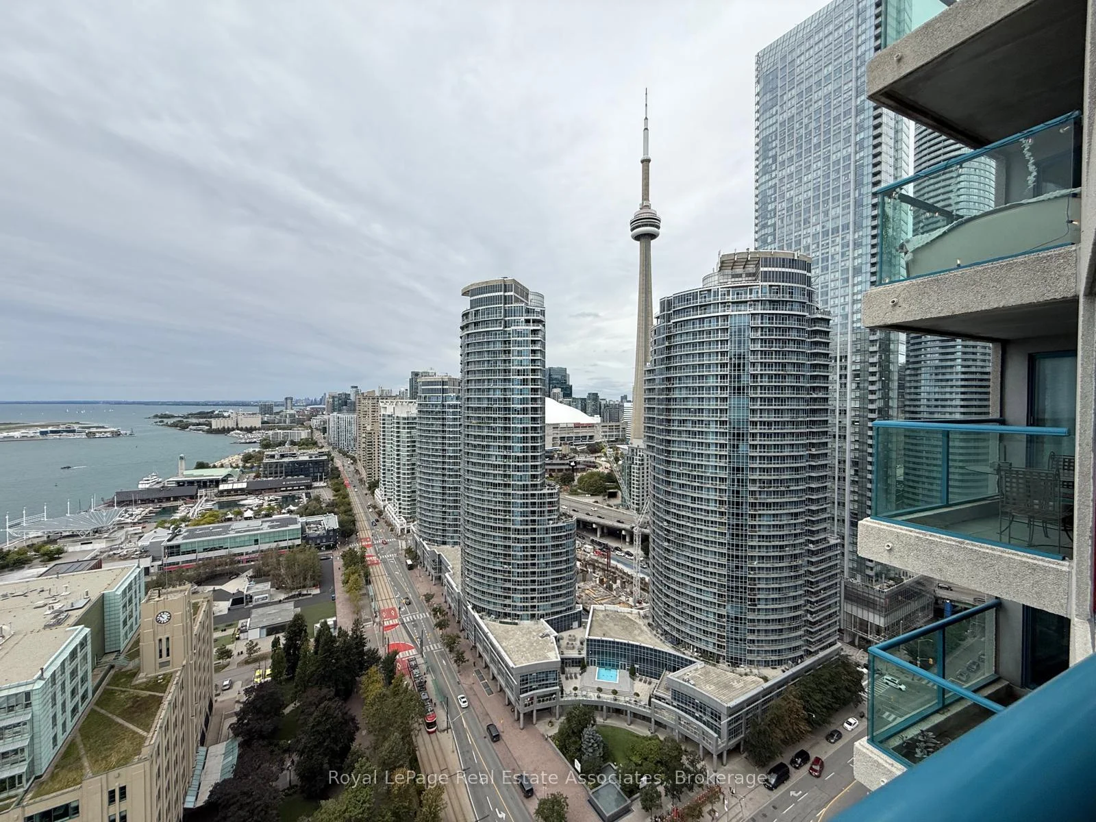 Photo 32 of Unit 3111, 77 Harbour Square, Toronto, Waterfront Communities — HOMEH