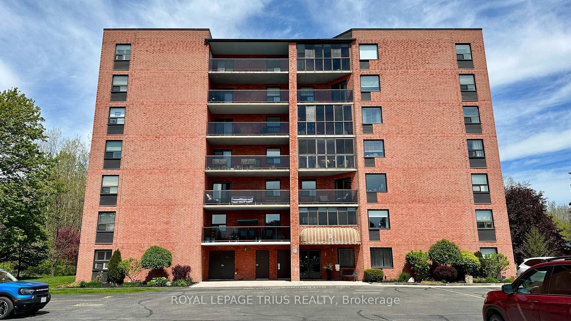 Photo of Unit 604, 5 Mill Pond Court