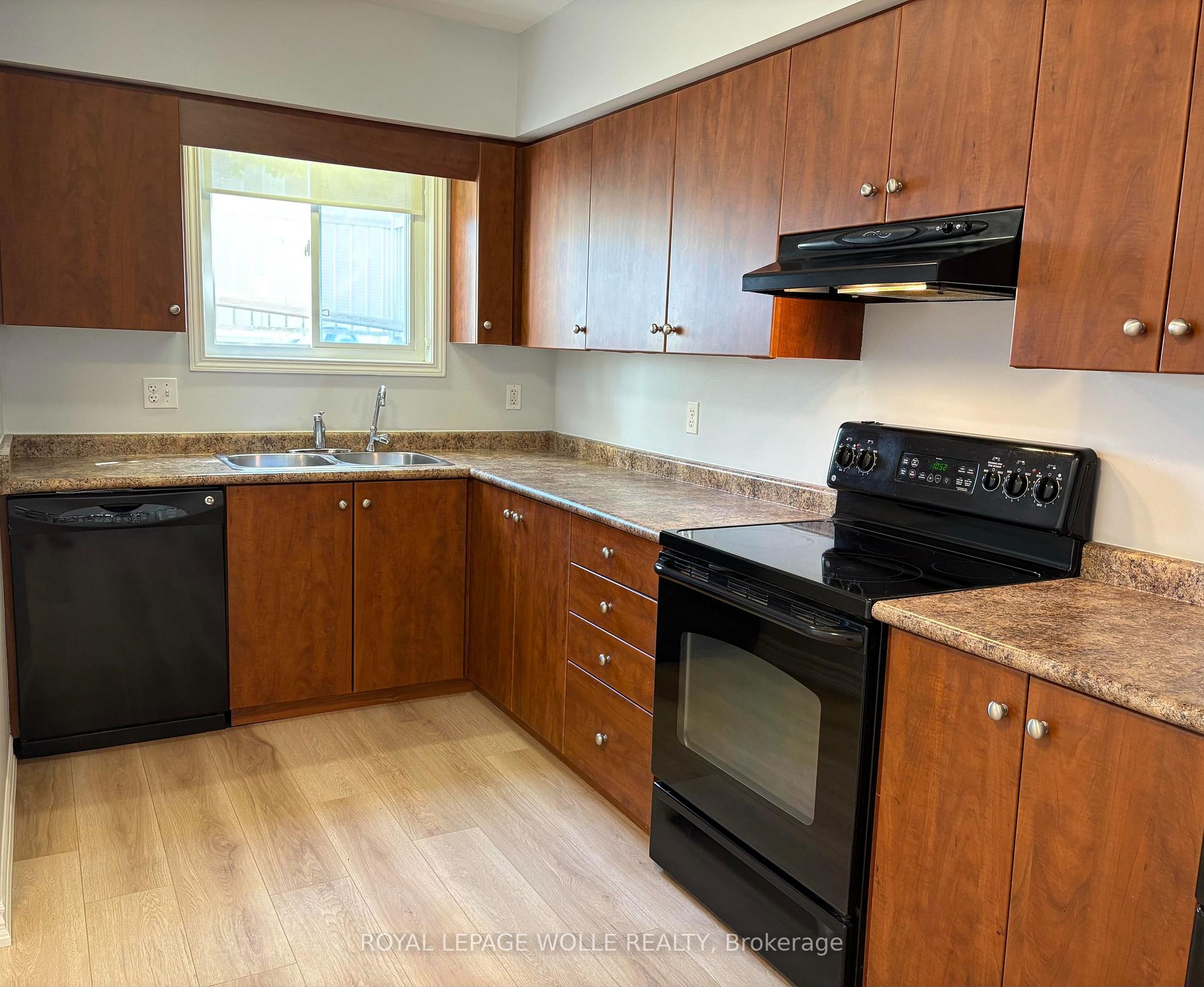 Photo 4 of Unit 8C, 50 Howe Drive, Kitchener, Forest Hill — HOMEH
