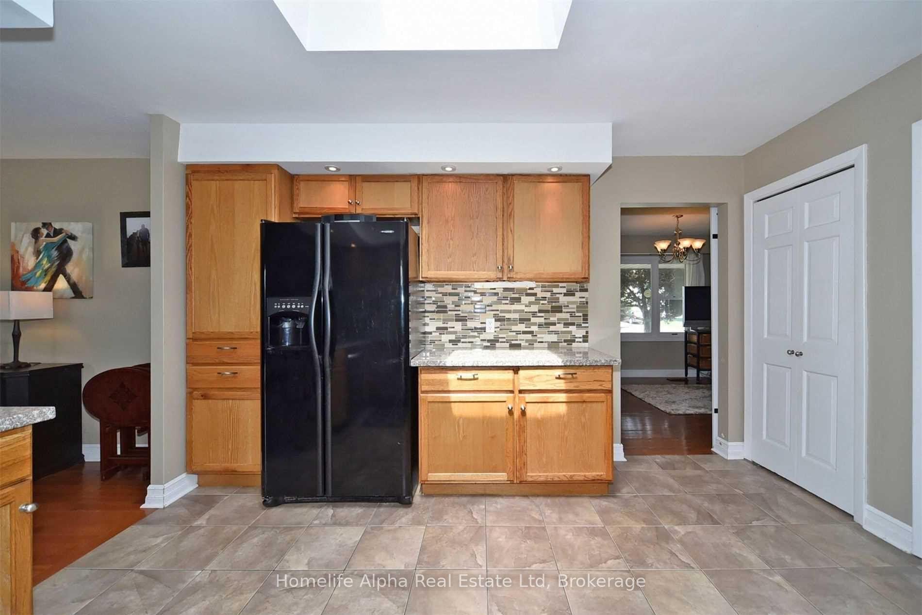 Photo 6 of 607 Bickle Drive, Oshawa, Northwood — HOMEH
