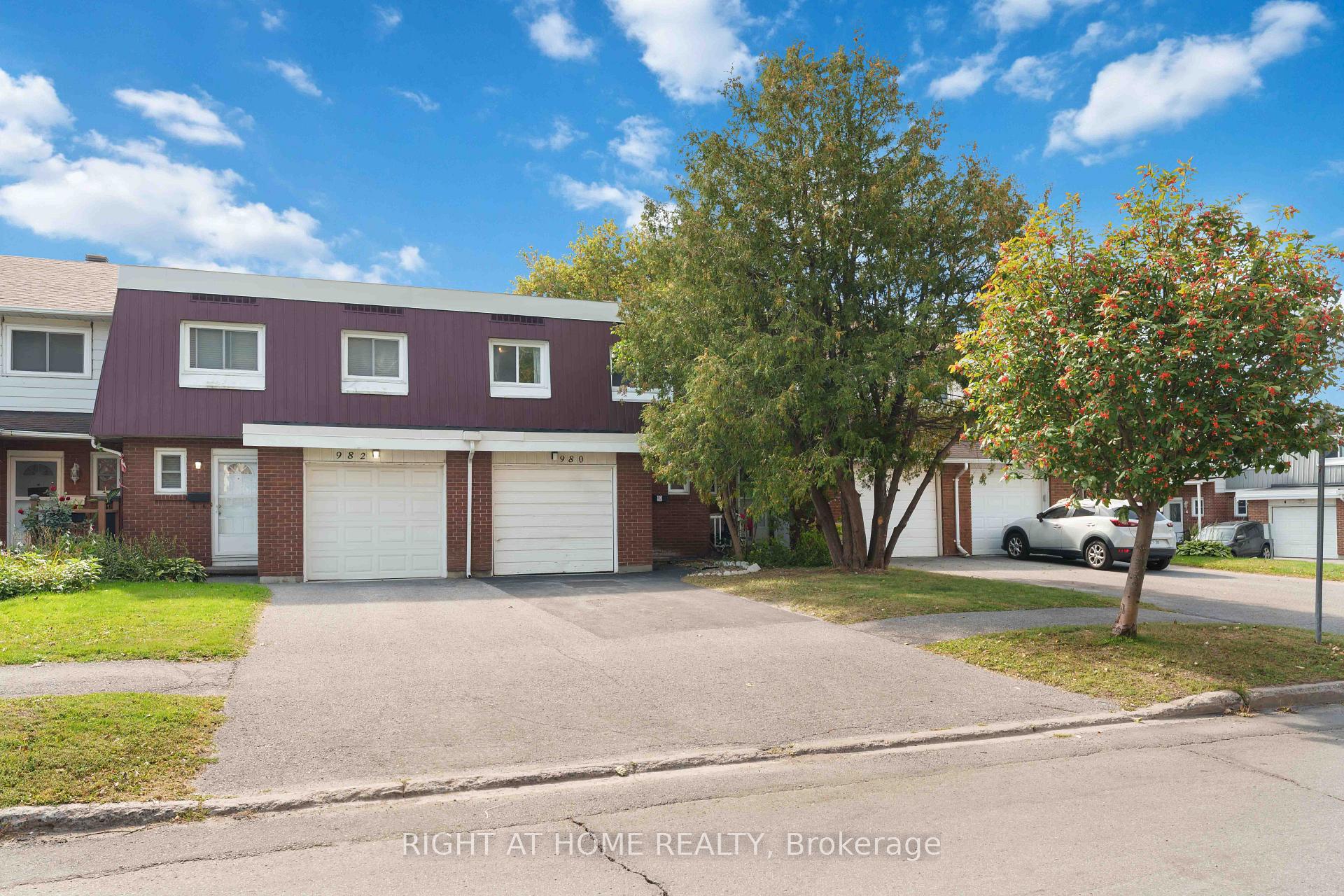 Photo 1 of Unit 207, 980 Gulf Place, Ottawa, Carson Meadows — HOMEH