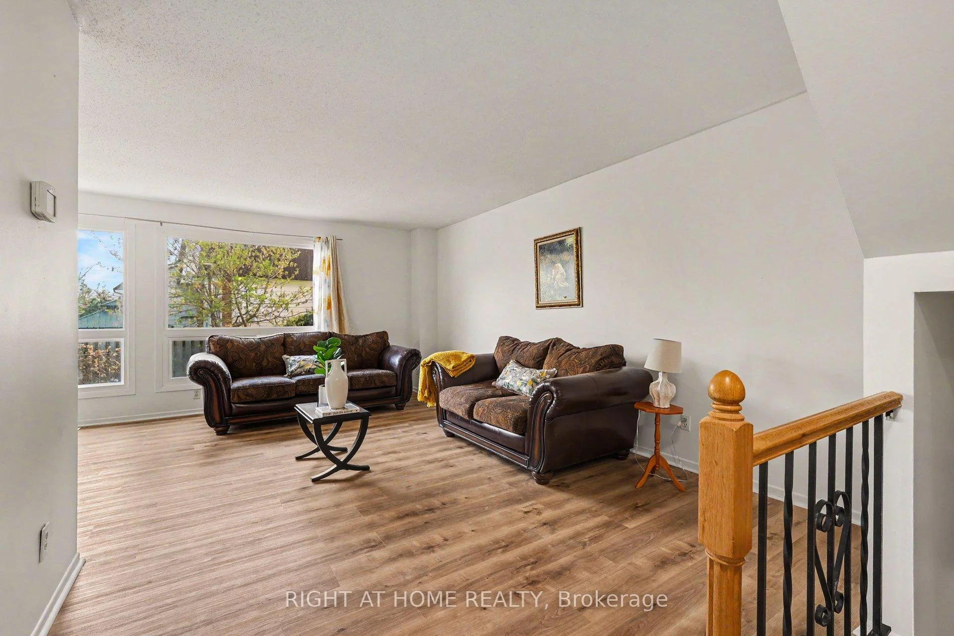 Photo 7 of Unit 207, 980 Gulf Place, Ottawa, Carson Meadows — HOMEH