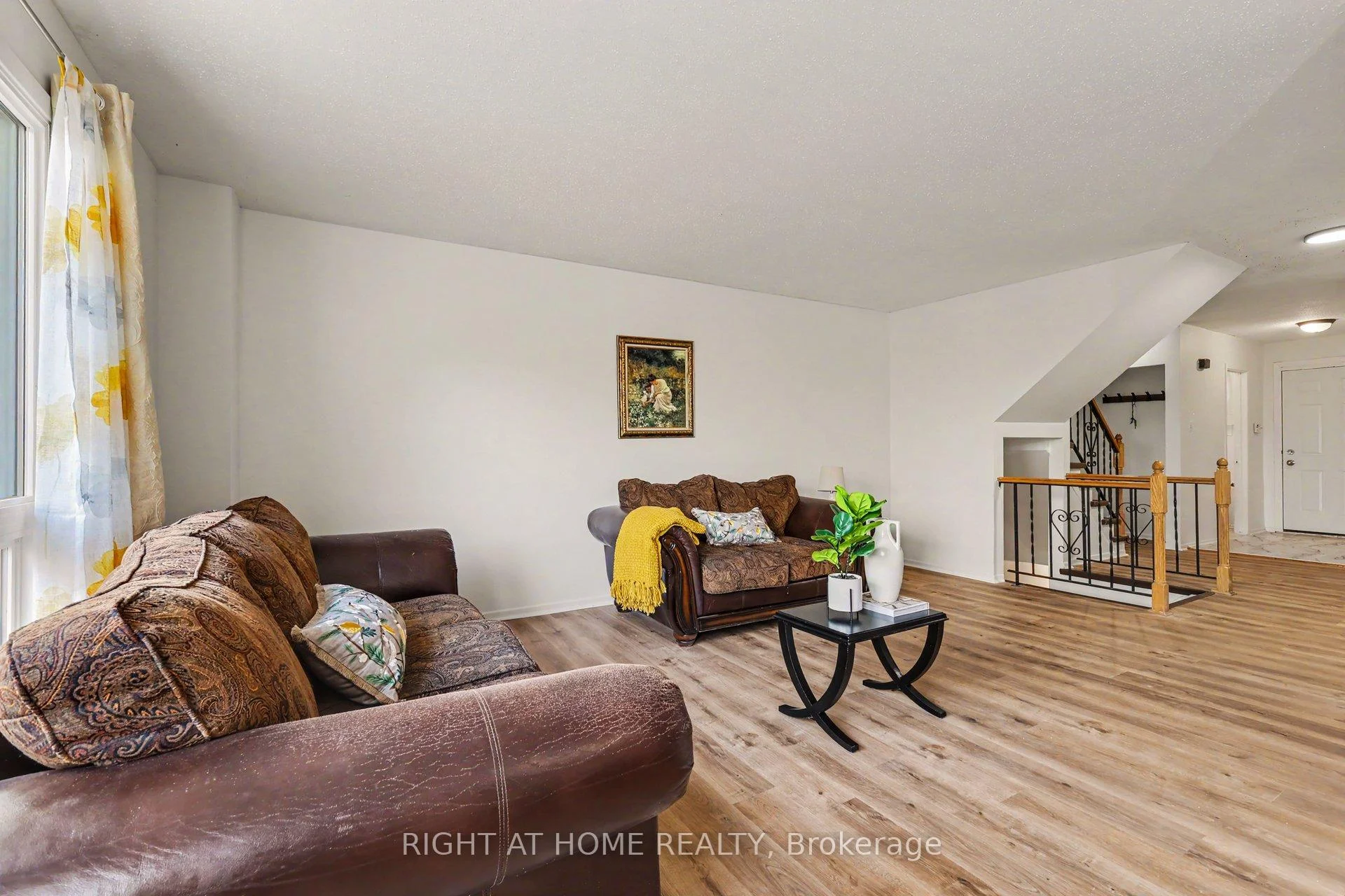 Photo 9 of Unit 207, 980 Gulf Place, Ottawa, Carson Meadows — HOMEH