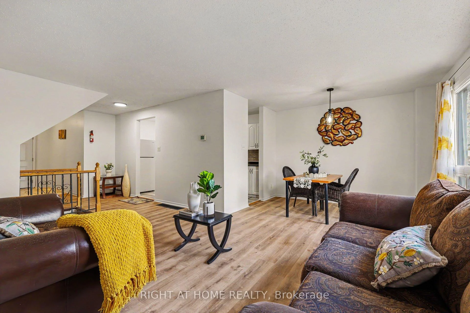 Photo 10 of Unit 207, 980 Gulf Place, Ottawa, Carson Meadows — HOMEH