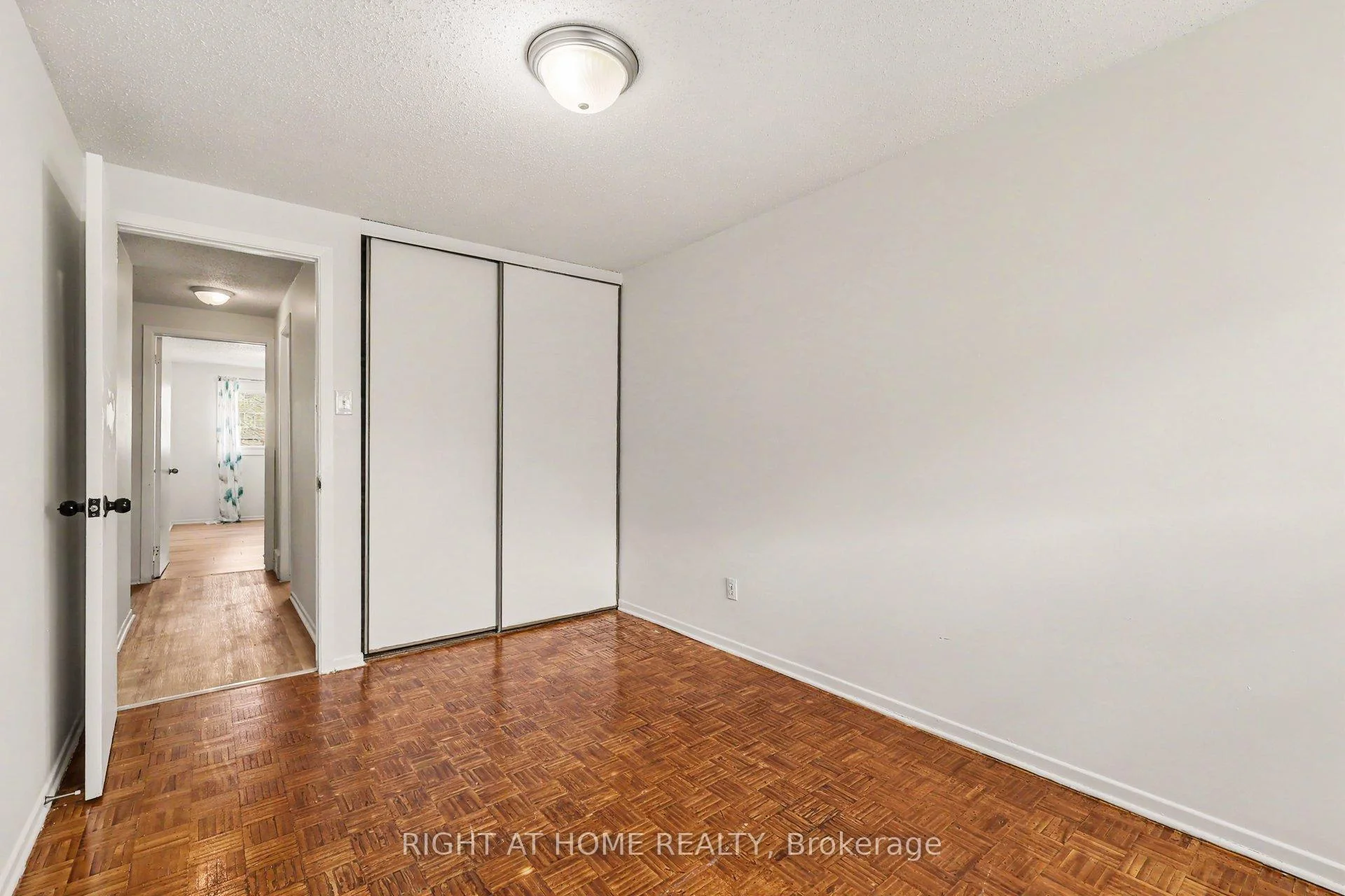 Photo 23 of Unit 207, 980 Gulf Place, Ottawa, Carson Meadows — HOMEH