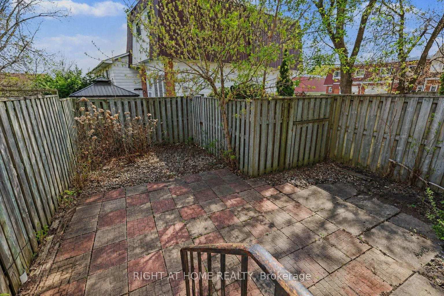 Photo 30 of Unit 207, 980 Gulf Place, Ottawa, Carson Meadows — HOMEH