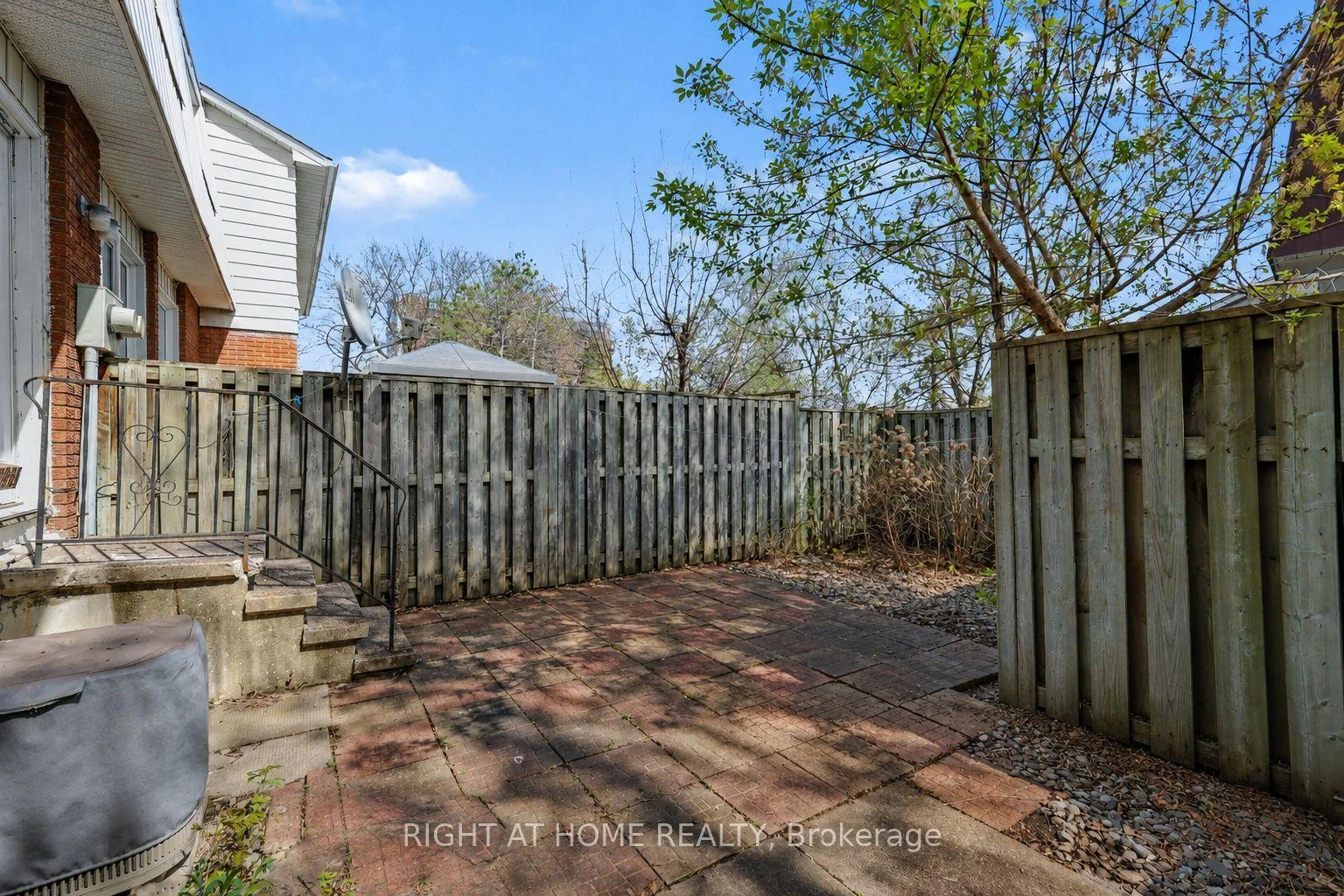 Photo 31 of Unit 207, 980 Gulf Place, Ottawa, Carson Meadows — HOMEH