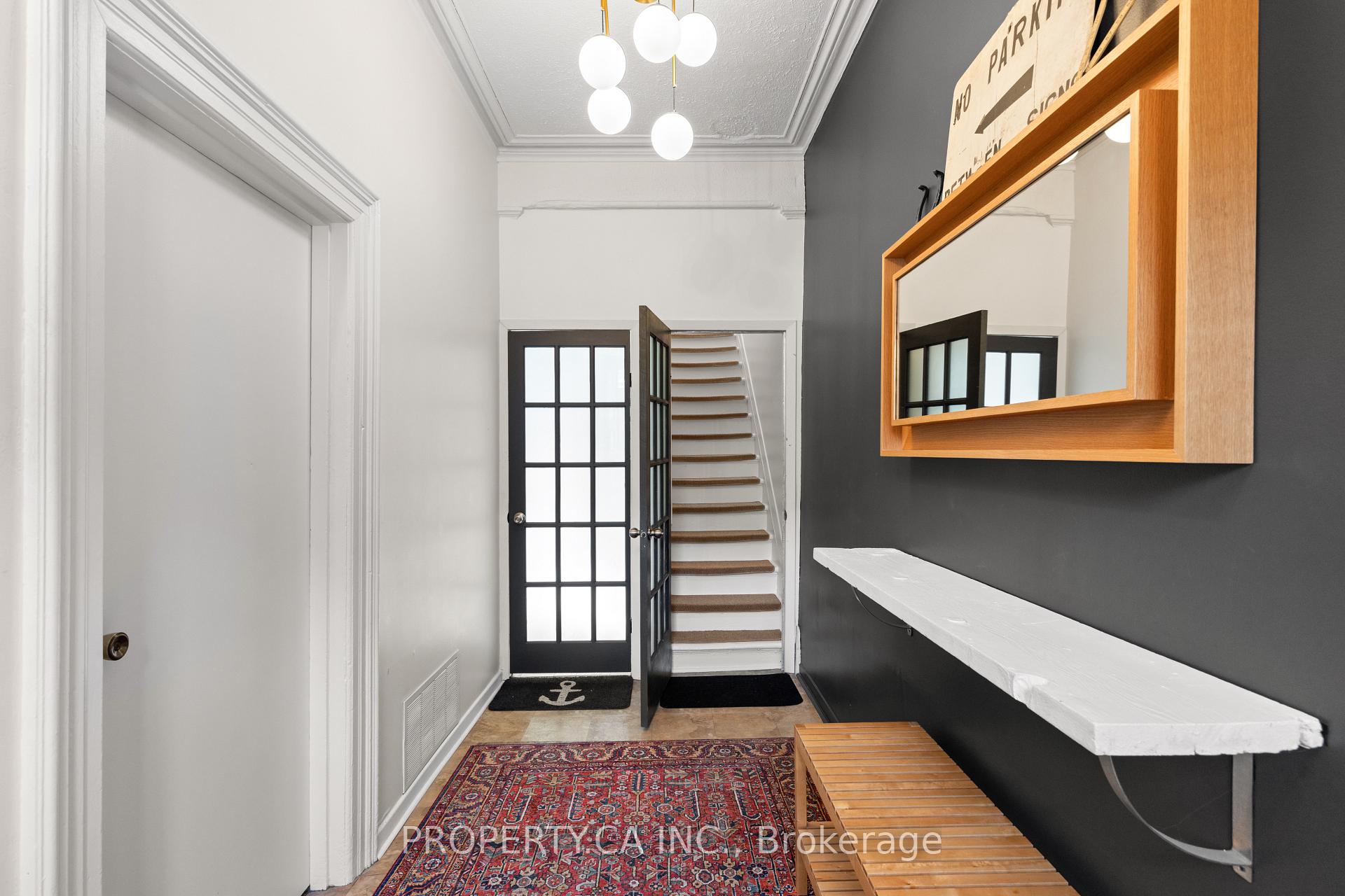 Photo 5 of Unit Upper, 181 Argyle Street, Toronto, Little Portugal — HOMEH