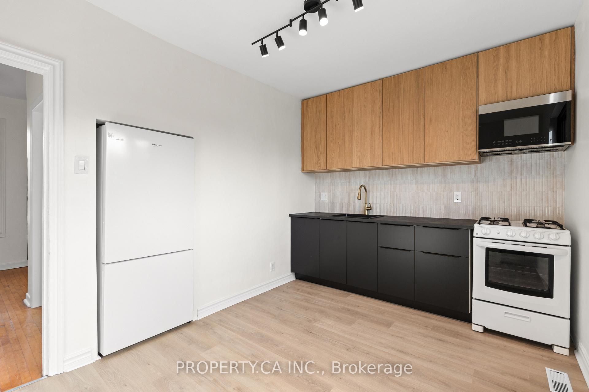 Photo 8 of Unit Upper, 181 Argyle Street, Toronto, Little Portugal — HOMEH