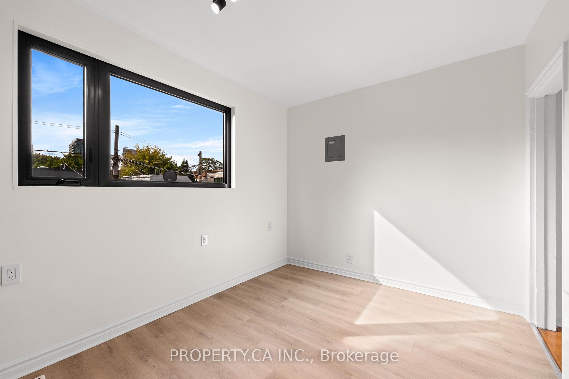 Photo 10 of Unit Upper, 181 Argyle Street, Toronto, Little Portugal — HOMEH