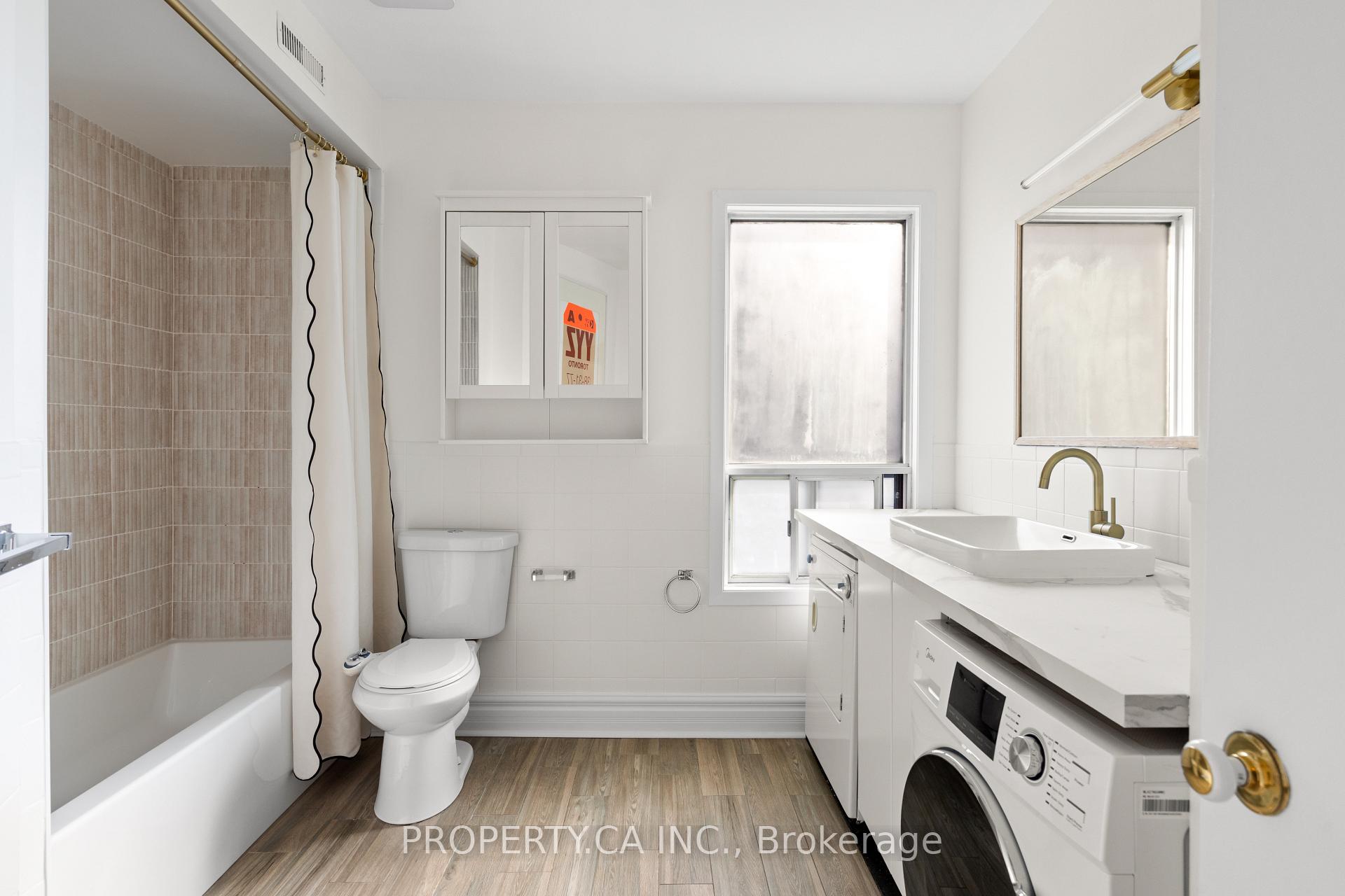 Photo 11 of Unit Upper, 181 Argyle Street, Toronto, Little Portugal — HOMEH