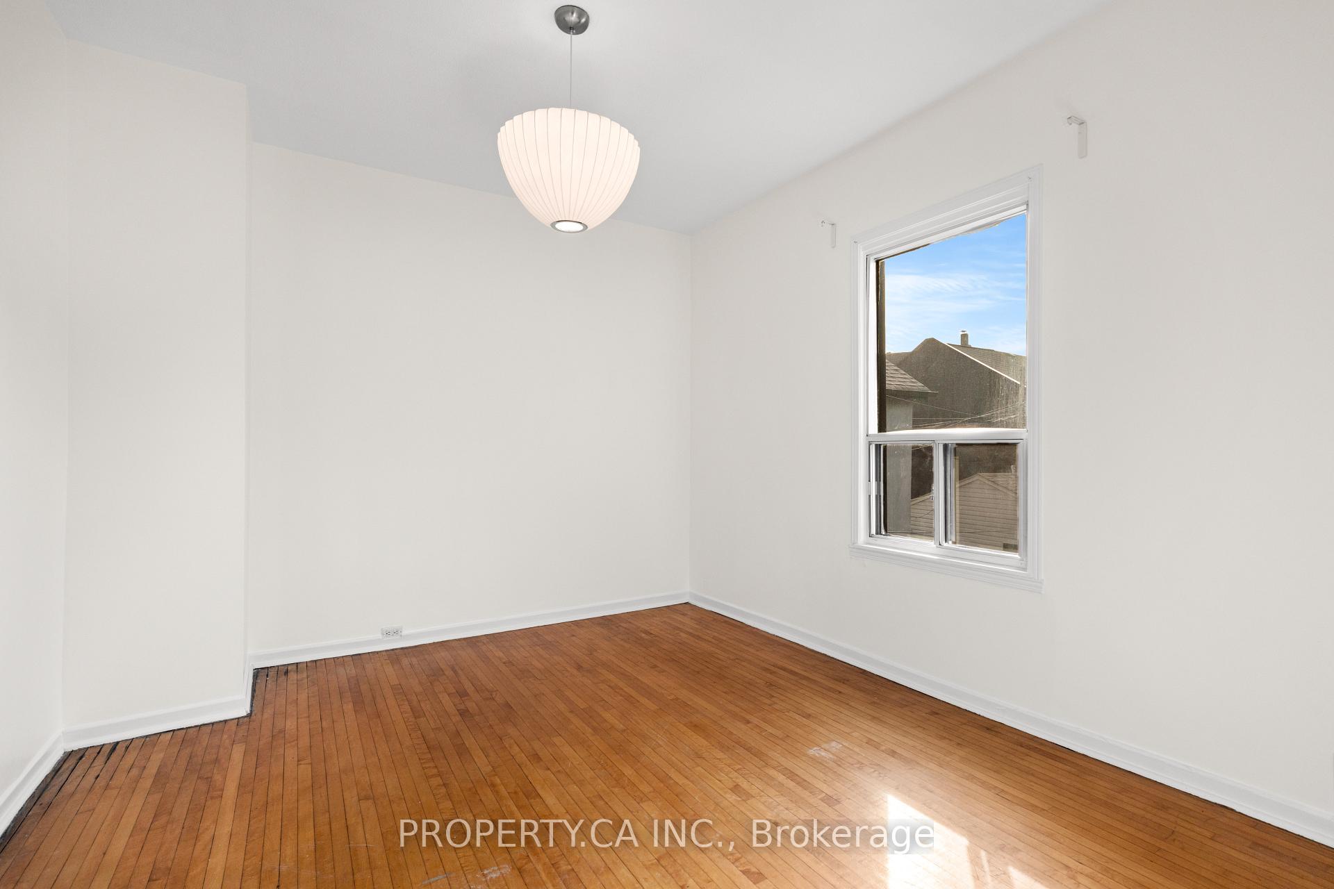 Photo 19 of Unit Upper, 181 Argyle Street, Toronto, Little Portugal — HOMEH
