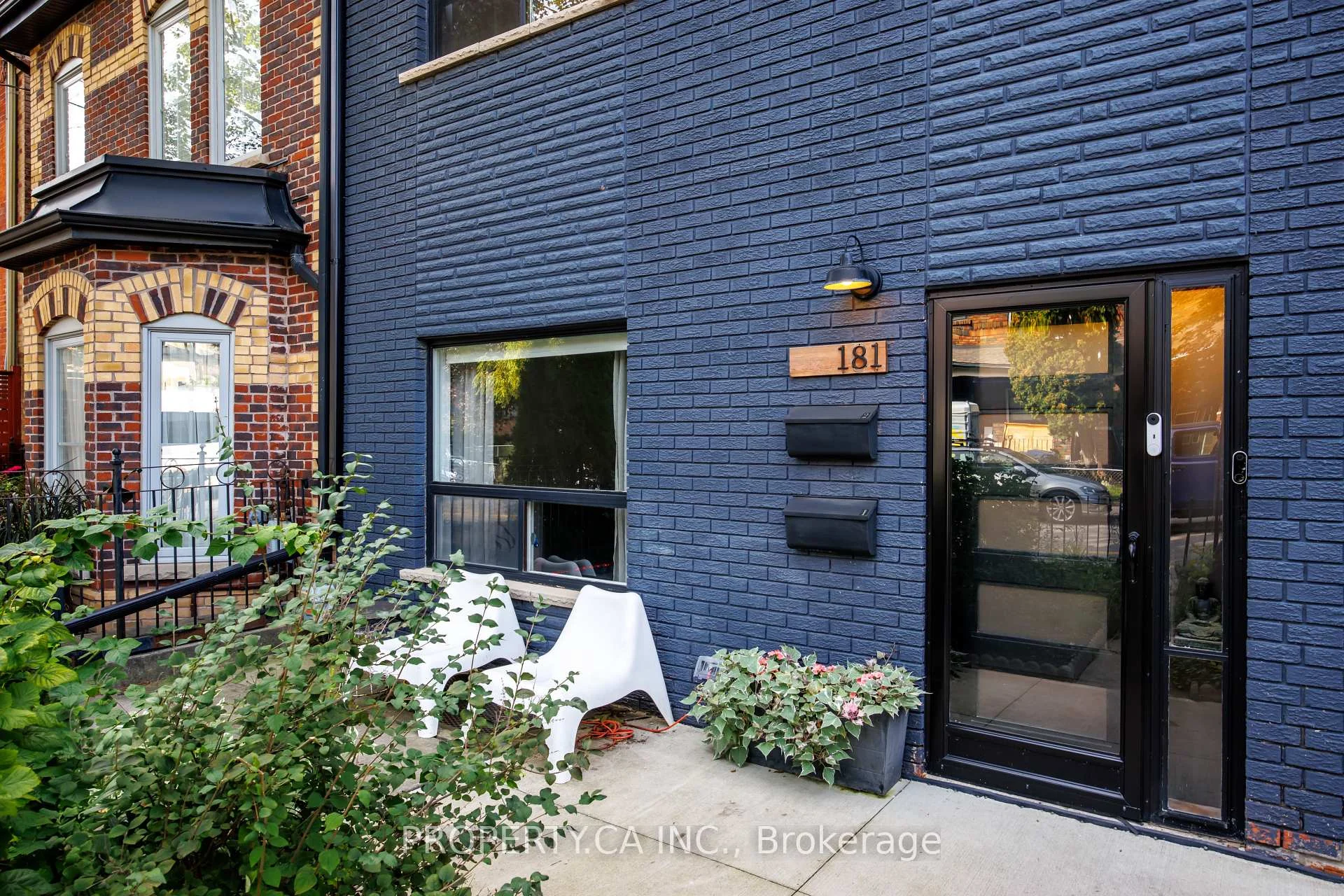 Photo 4 of Unit Upper, 181 Argyle Street, Toronto, Little Portugal — HOMEH