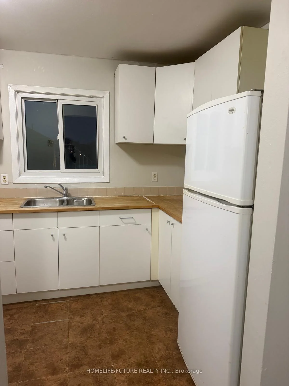 Photo 5 of Unit 2, 255 Porter Street, Oshawa, Lakeview — HOMEH