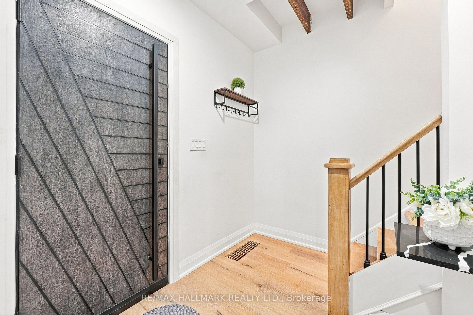 Photo 5 of 196 Wallace Street, Vaughan, Vaughan Grove — HOMEH