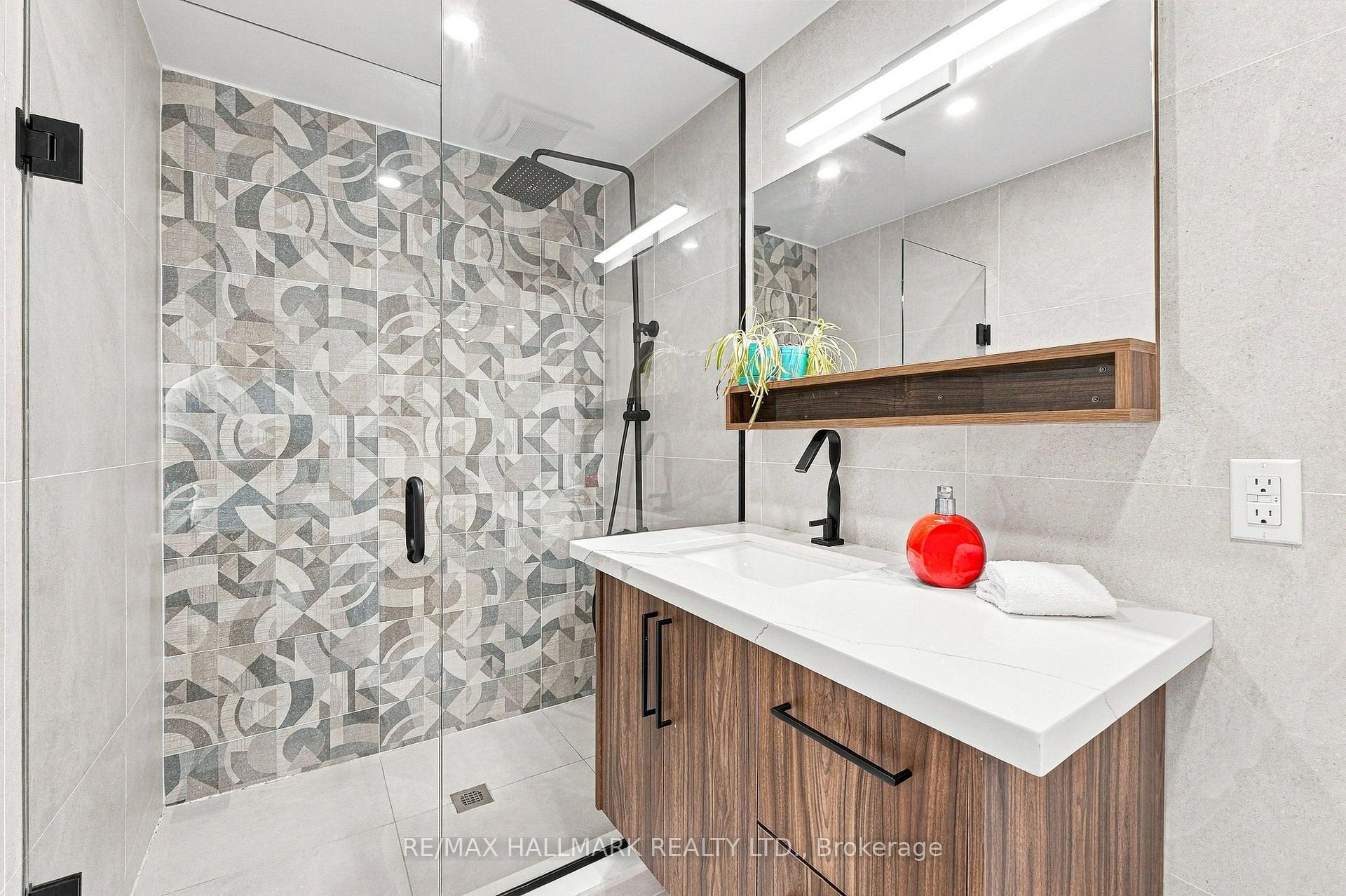 Photo 23 of 196 Wallace Street, Vaughan, Vaughan Grove — HOMEH