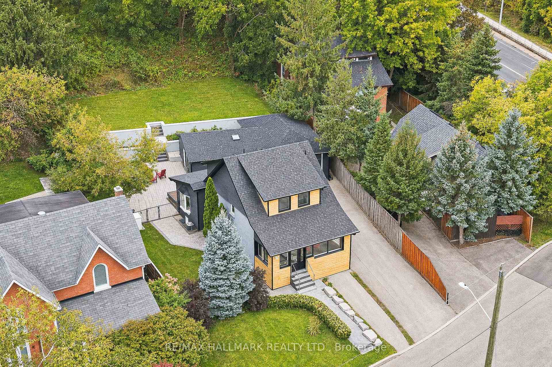 Photo 2 of 196 Wallace Street, Vaughan, Vaughan Grove — HOMEH