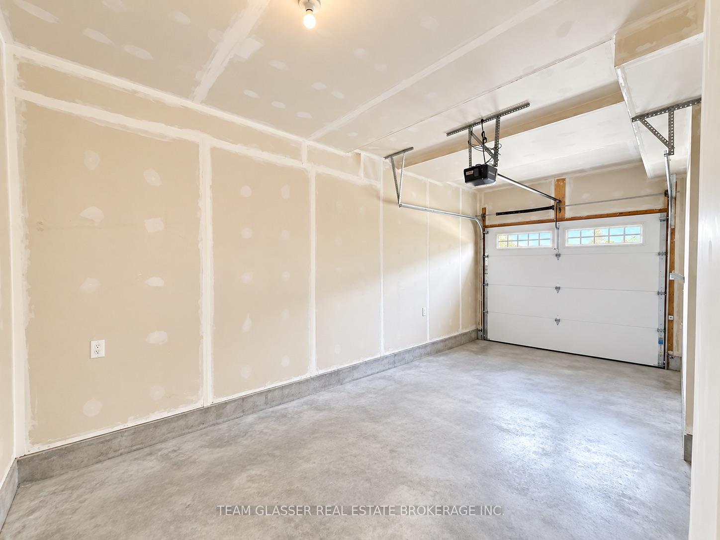 Photo 10 of Unit 13, 350 Oloane Avenue, Stratford — HOMEH