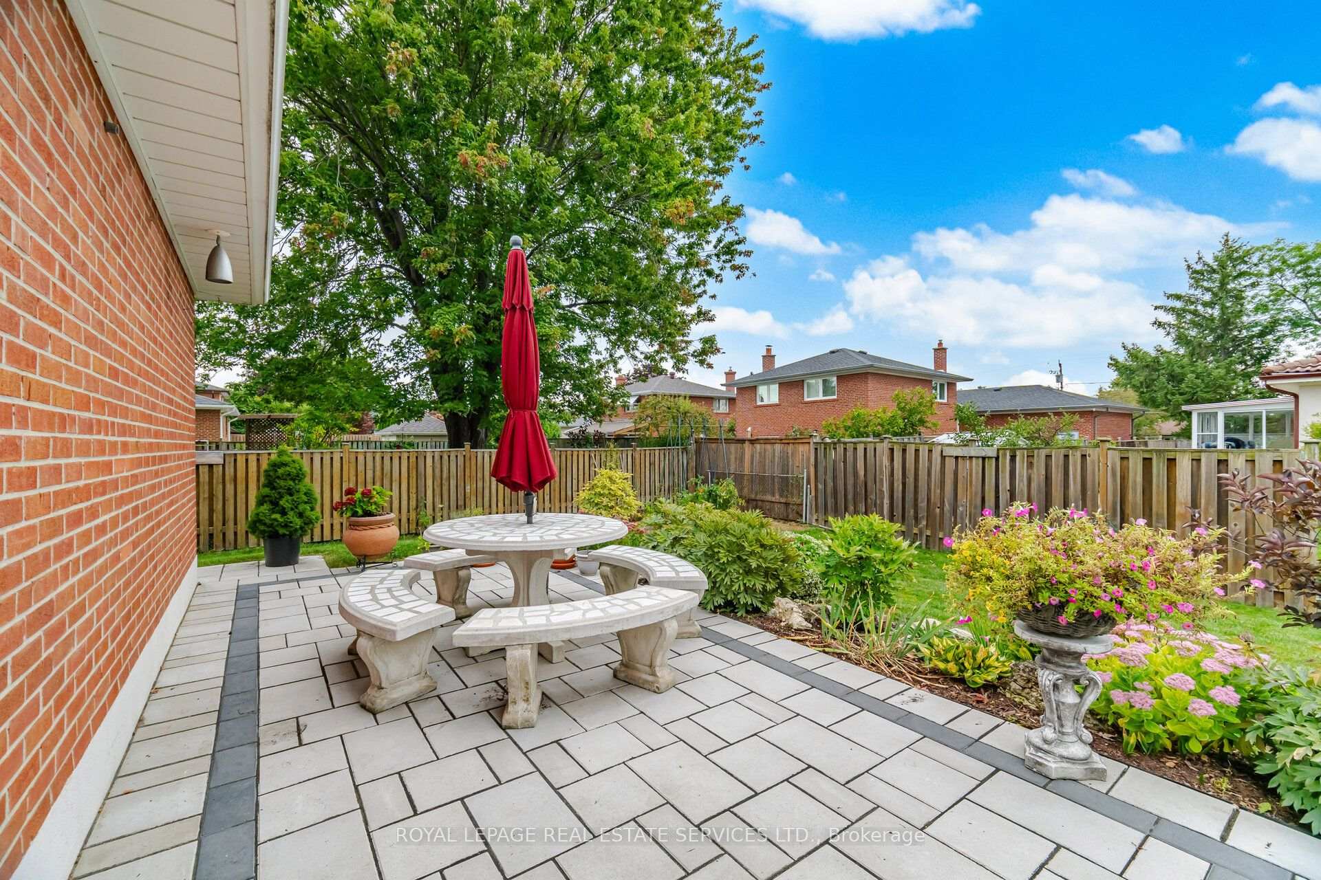 Photo 40 of 726 Netherton Crescent, Mississauga, Applewood — HOMEH