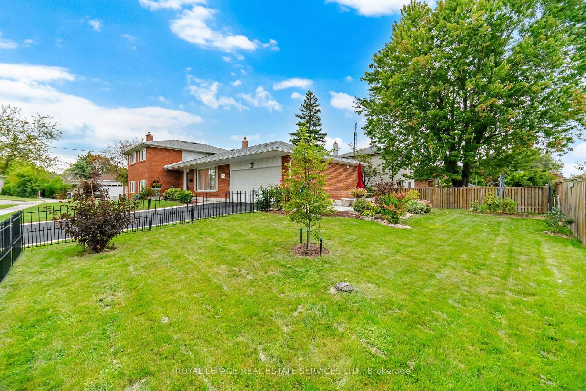 Photo 45 of 726 Netherton Crescent, Mississauga, Applewood — HOMEH