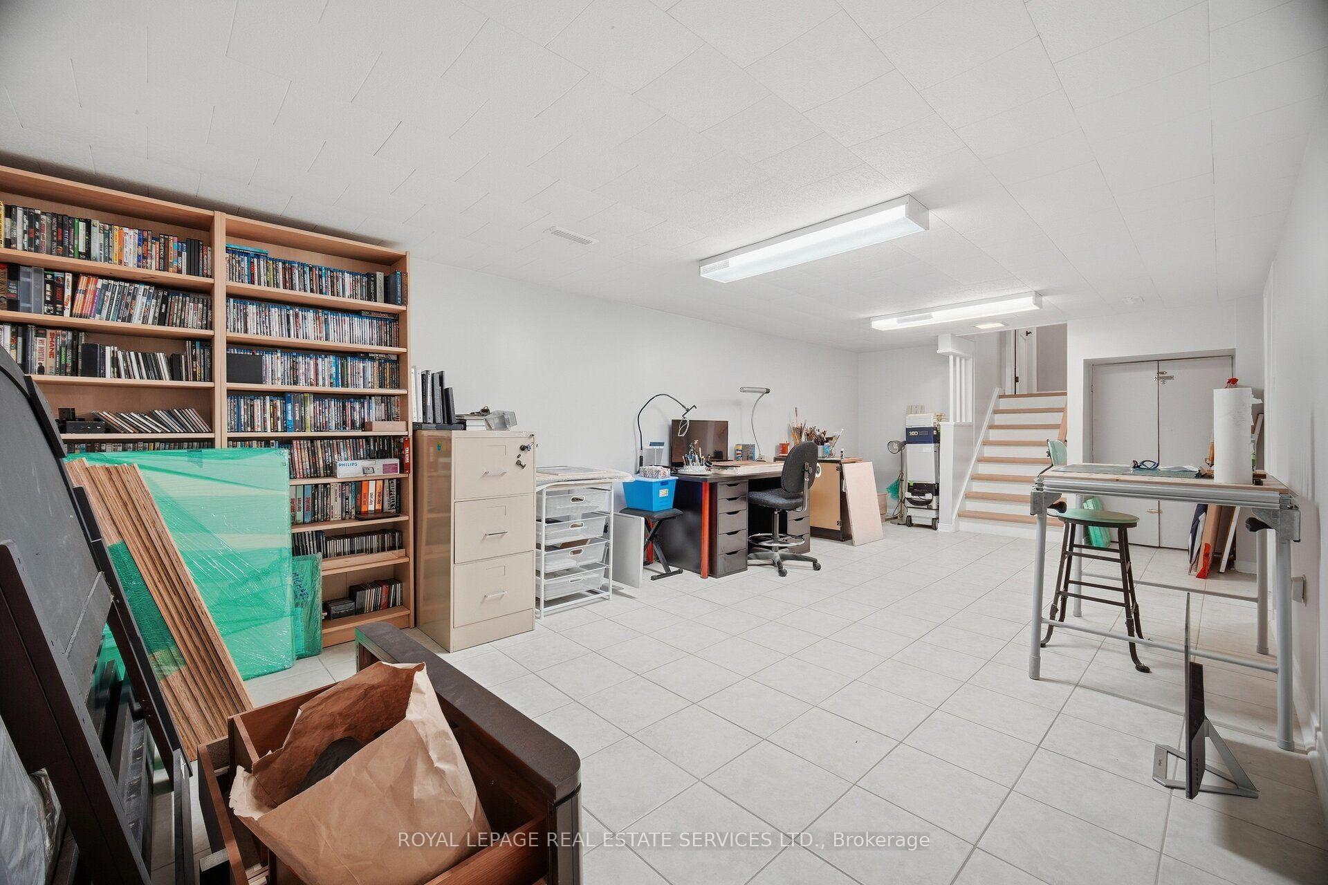 Photo 37 of 726 Netherton Crescent, Mississauga, Applewood — HOMEH