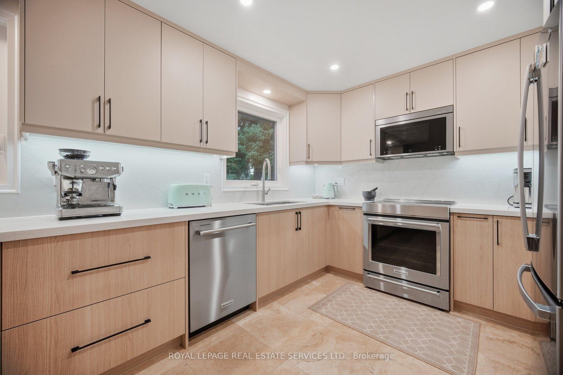 Photo 16 of 726 Netherton Crescent, Mississauga, Applewood — HOMEH