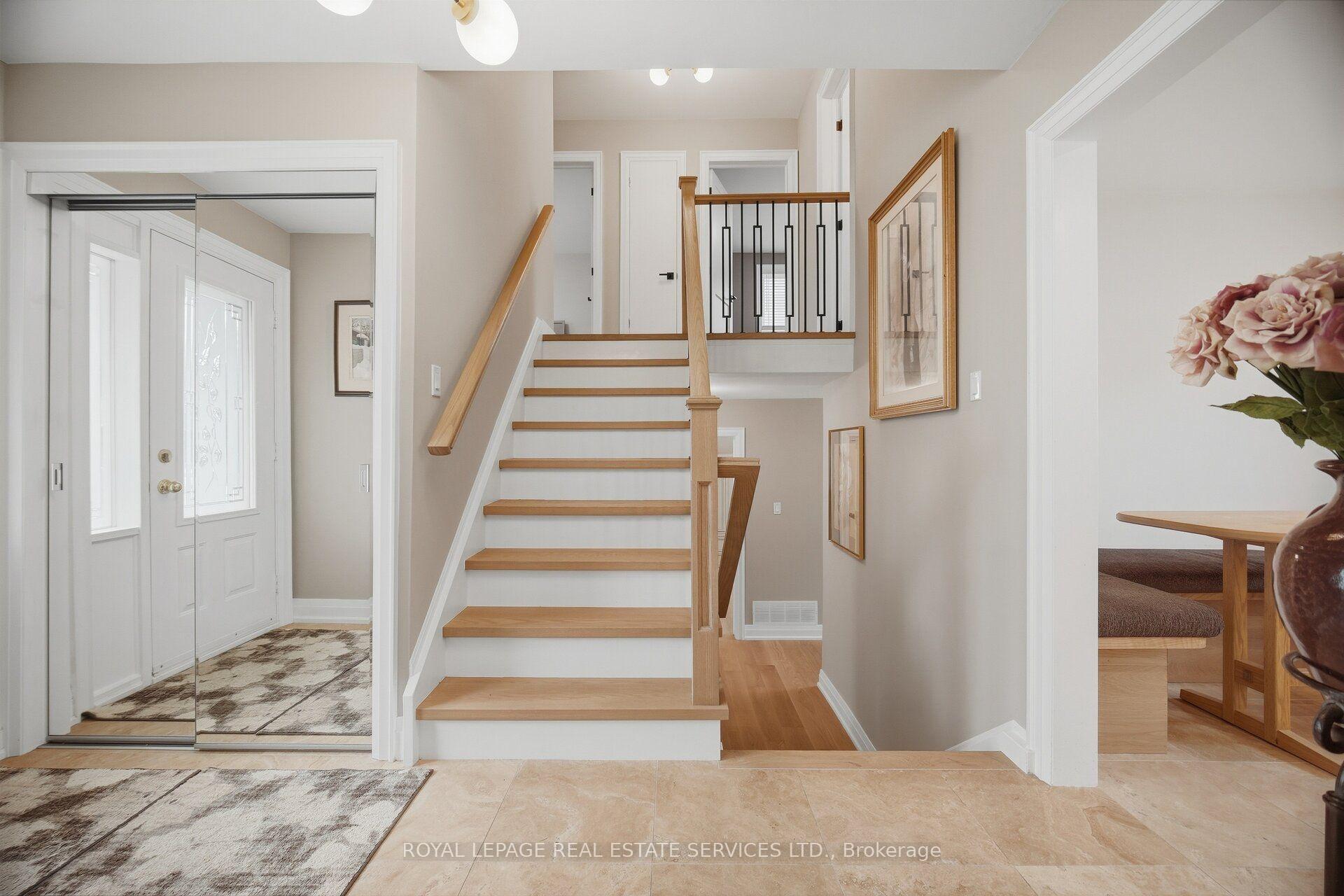 Photo 25 of 726 Netherton Crescent, Mississauga, Applewood — HOMEH