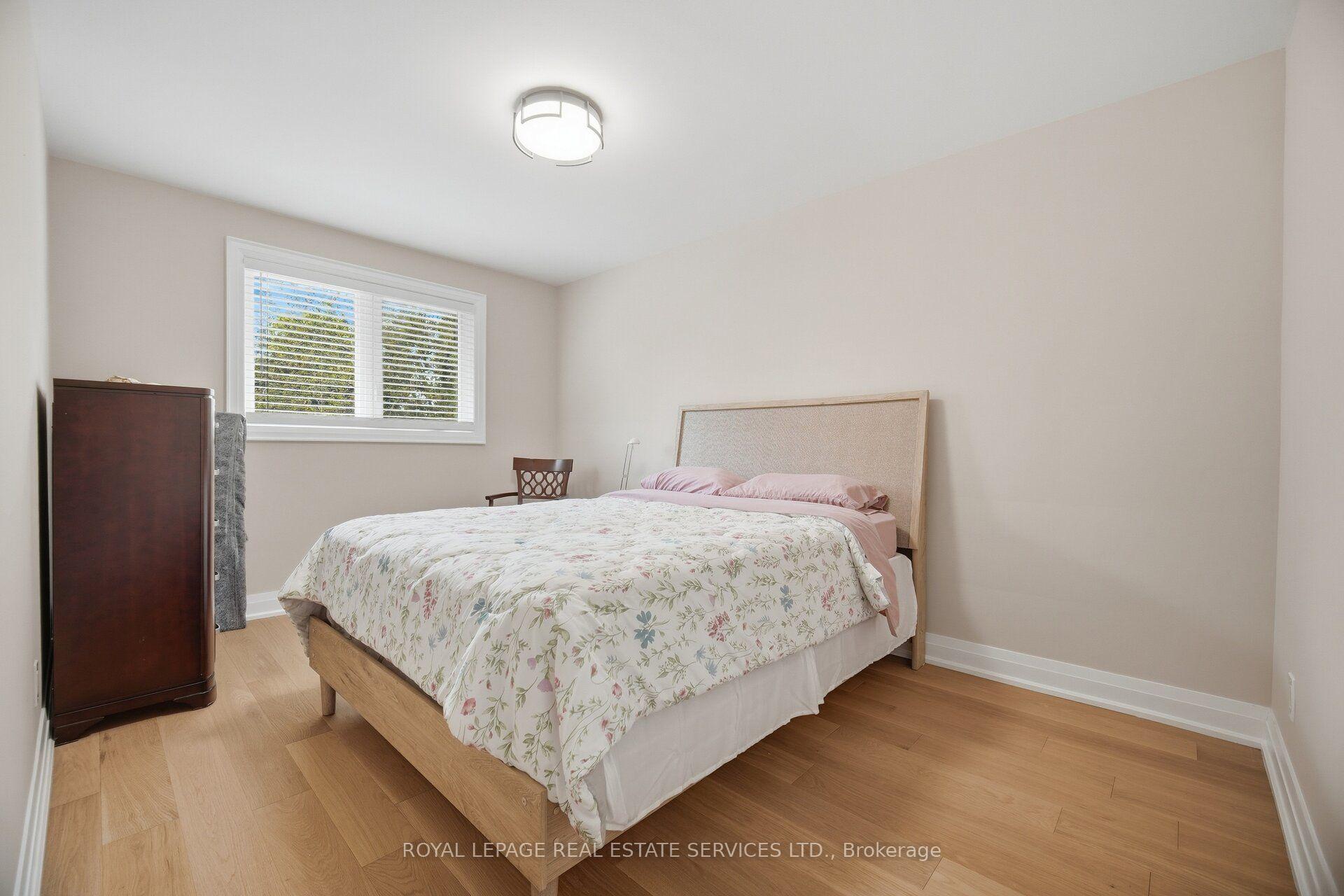 Photo 30 of 726 Netherton Crescent, Mississauga, Applewood — HOMEH