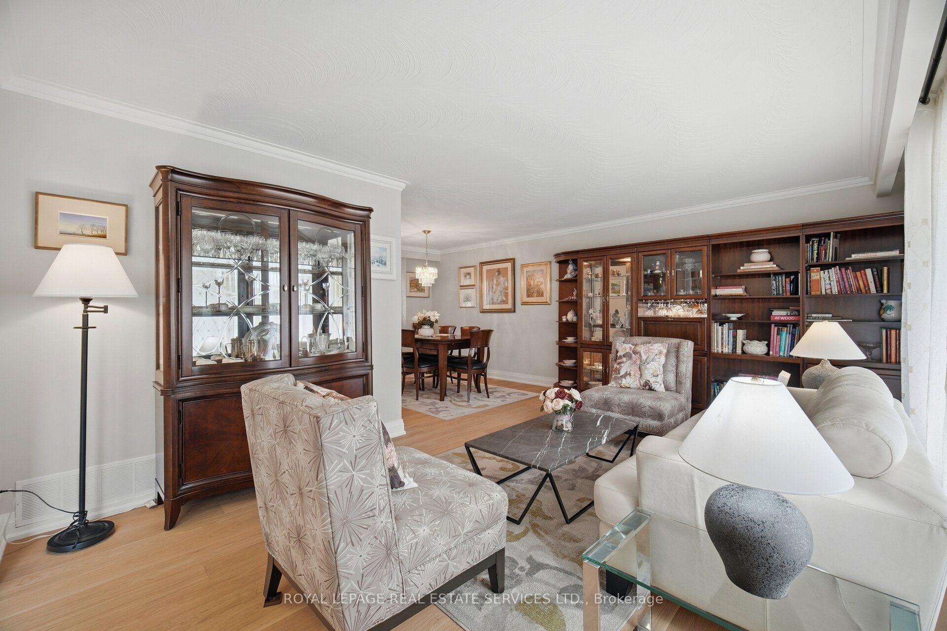 Photo 19 of 726 Netherton Crescent, Mississauga, Applewood — HOMEH