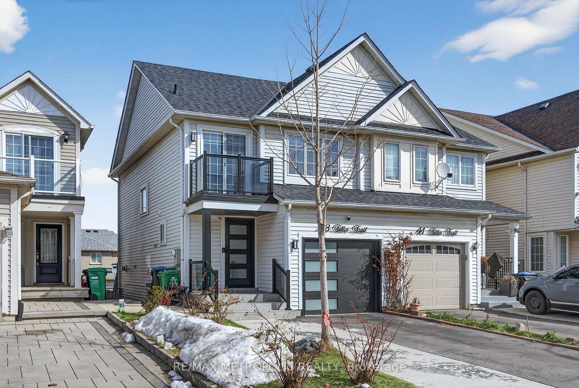 Photo 2 of 43 Tiller Trail, Brampton, Fletcher's Creek Village — HOMEH