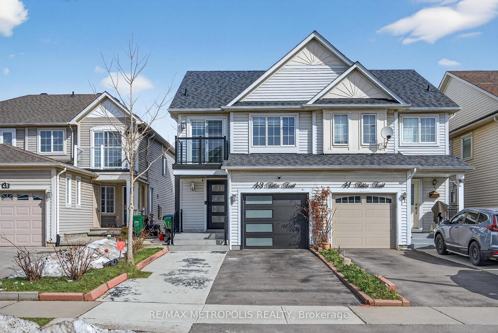 Photo 3 of 43 Tiller Trail, Brampton, Fletcher's Creek Village — HOMEH