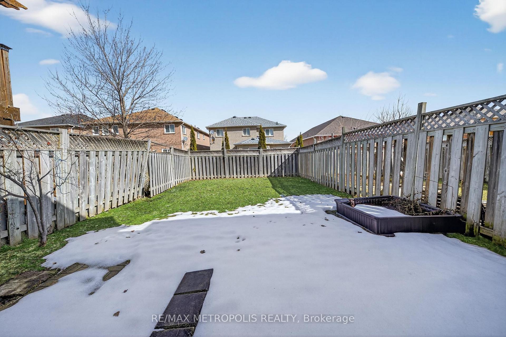Photo 45 of 43 Tiller Trail, Brampton, Fletcher's Creek Village — HOMEH