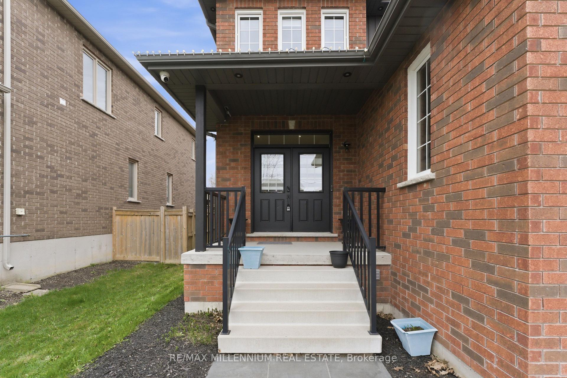 Photo 4 of 264 Patterson Street, New Tecumseth, Beeton — HOMEH