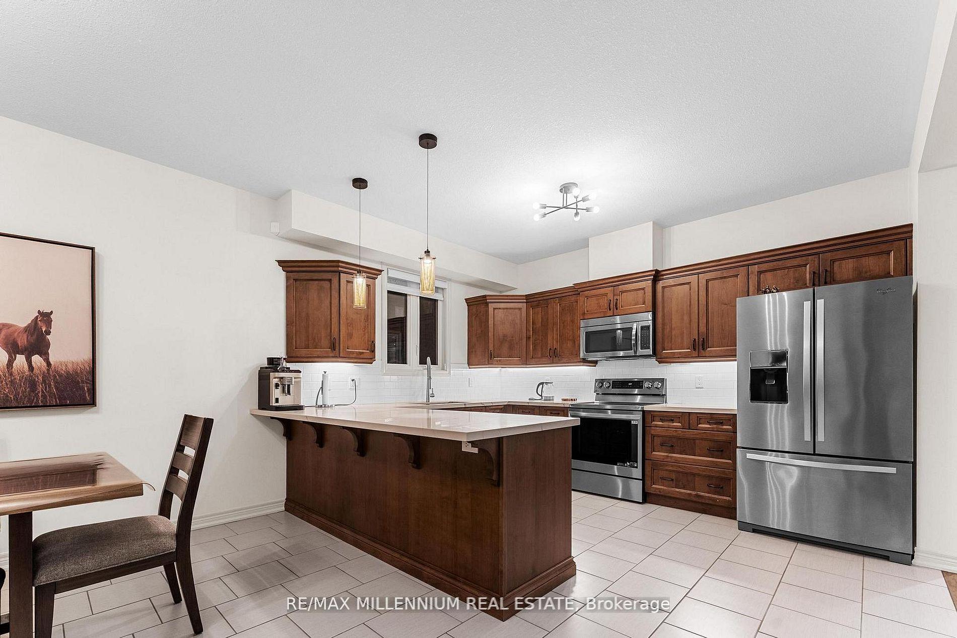 Photo 6 of 264 Patterson Street, New Tecumseth, Beeton — HOMEH