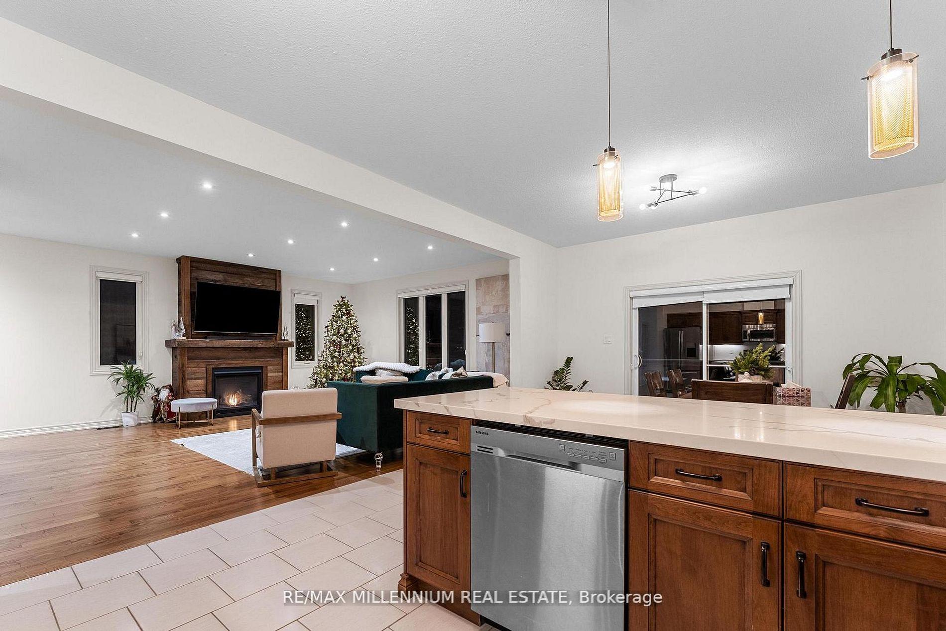 Photo 9 of 264 Patterson Street, New Tecumseth, Beeton — HOMEH