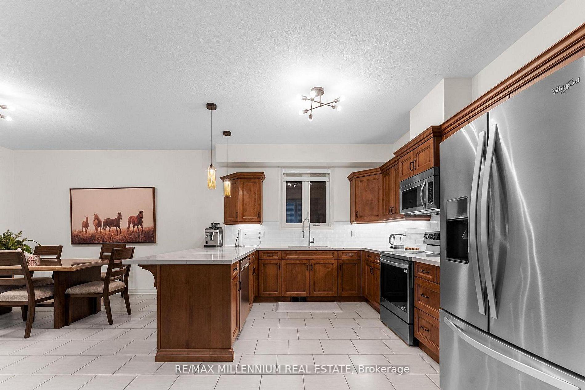 Photo 12 of 264 Patterson Street, New Tecumseth, Beeton — HOMEH
