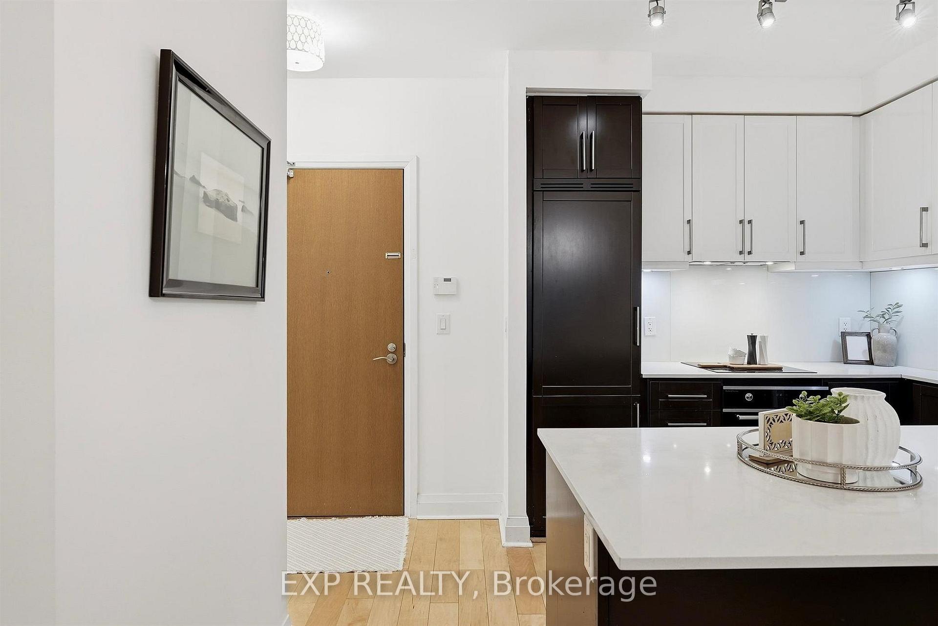 Photo 2 of Unit 213, 21 Clairtrell Road, North York, Willowdale East — HOMEH
