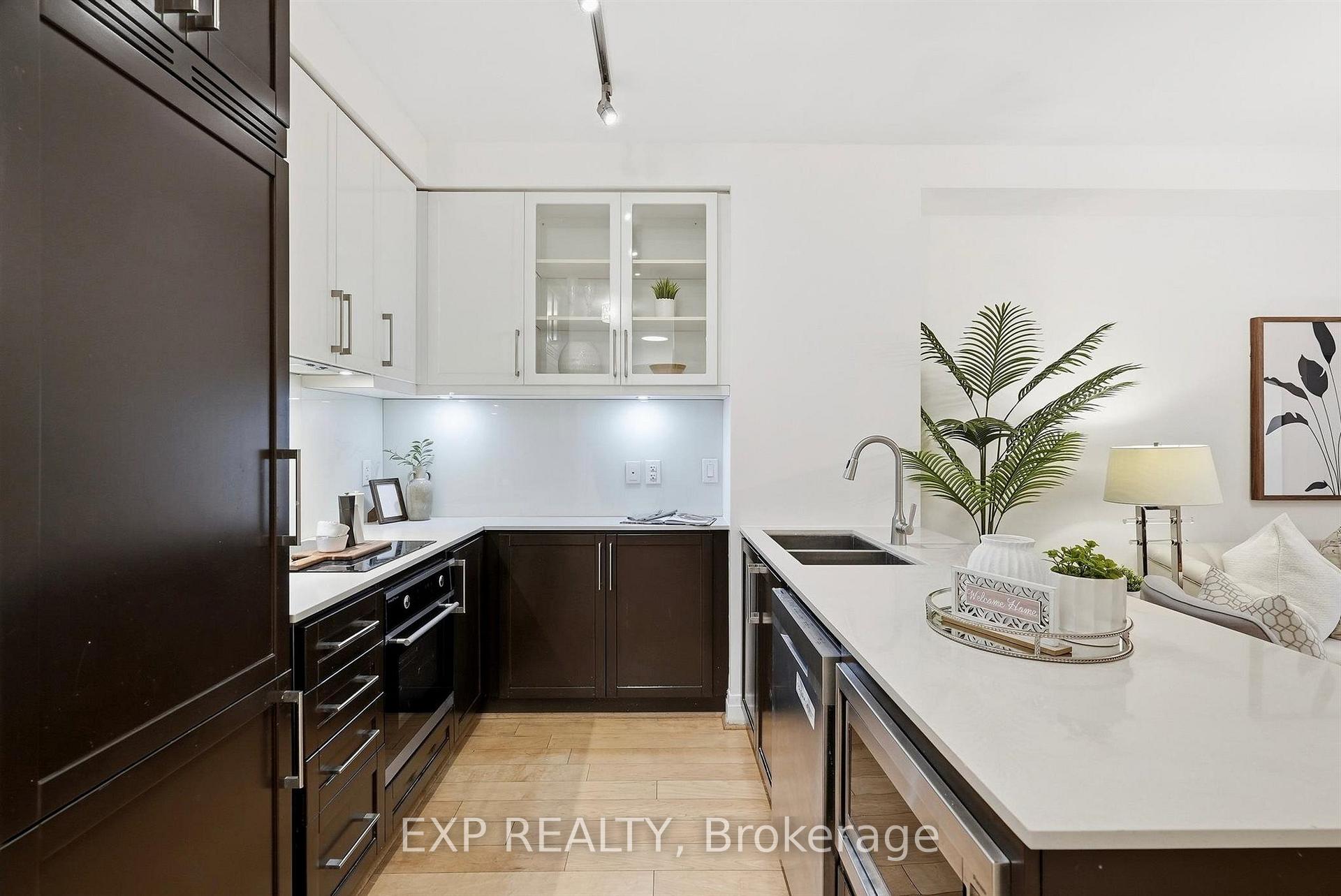 Photo 3 of Unit 213, 21 Clairtrell Road, North York, Willowdale East — HOMEH